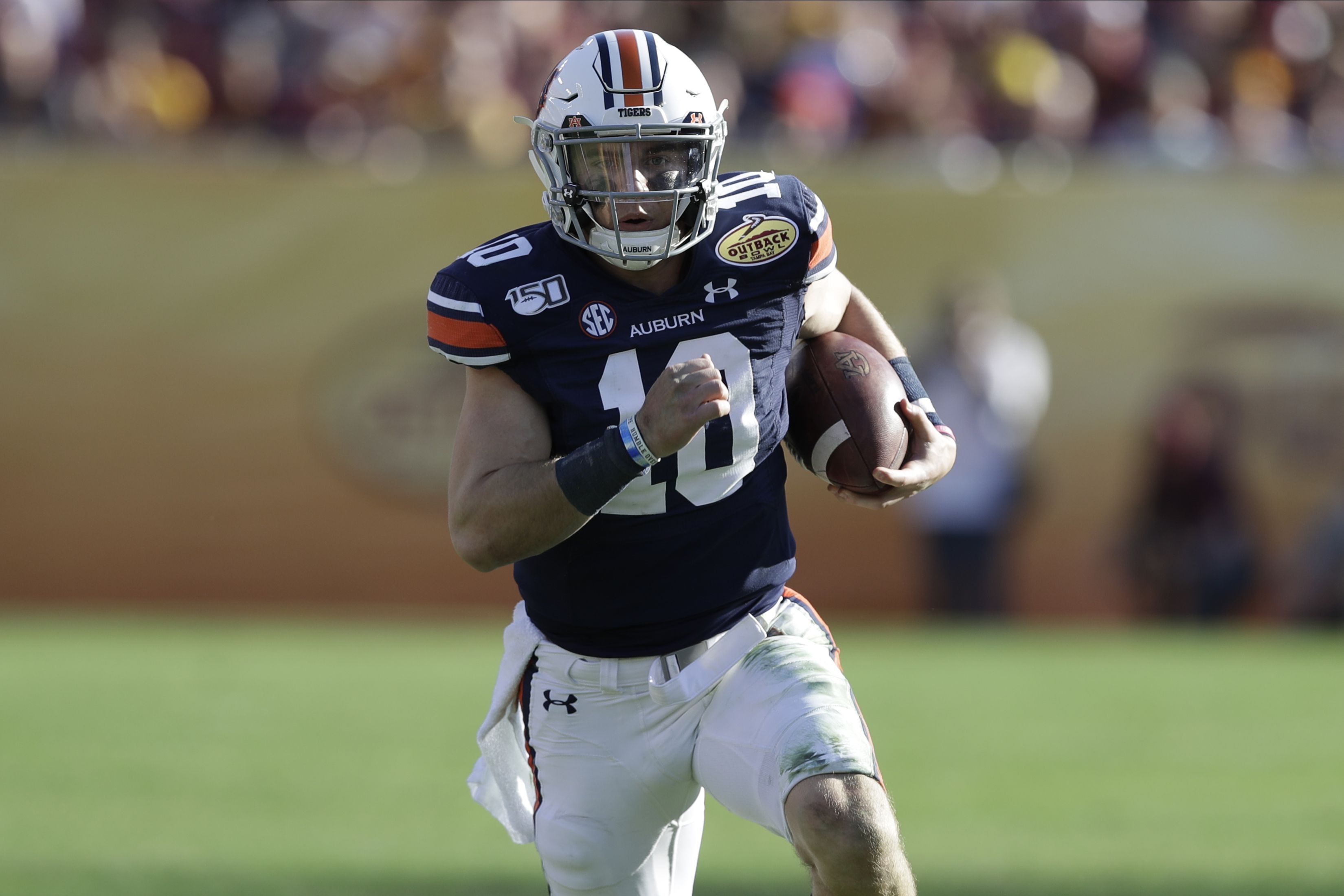 What TV channel is Auburn football game on tonight? Live stream