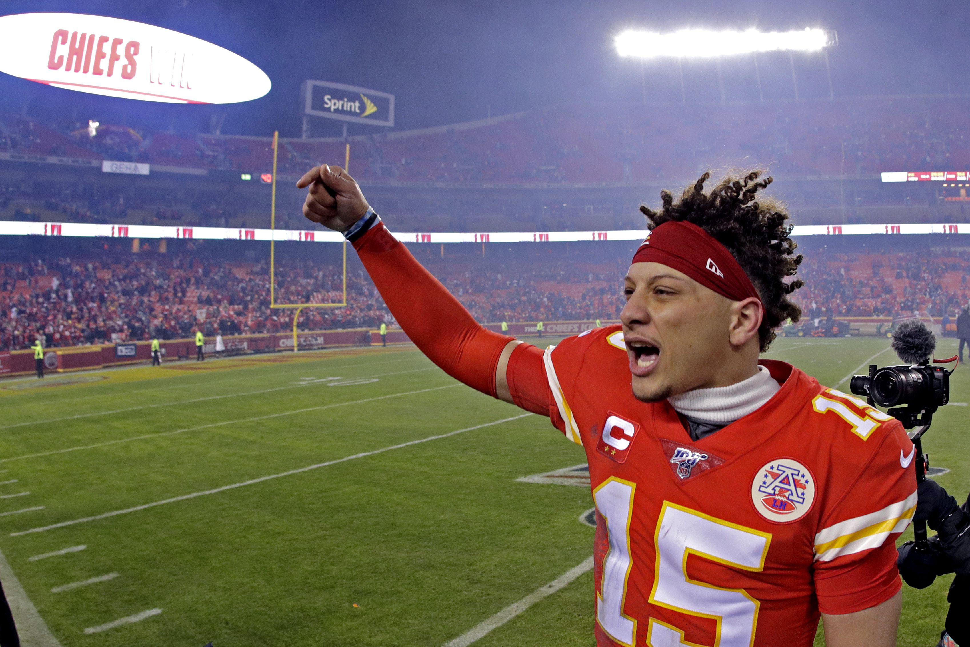 NFL playoffs: Chiefs come back from 24-0 deficit to beat Texans