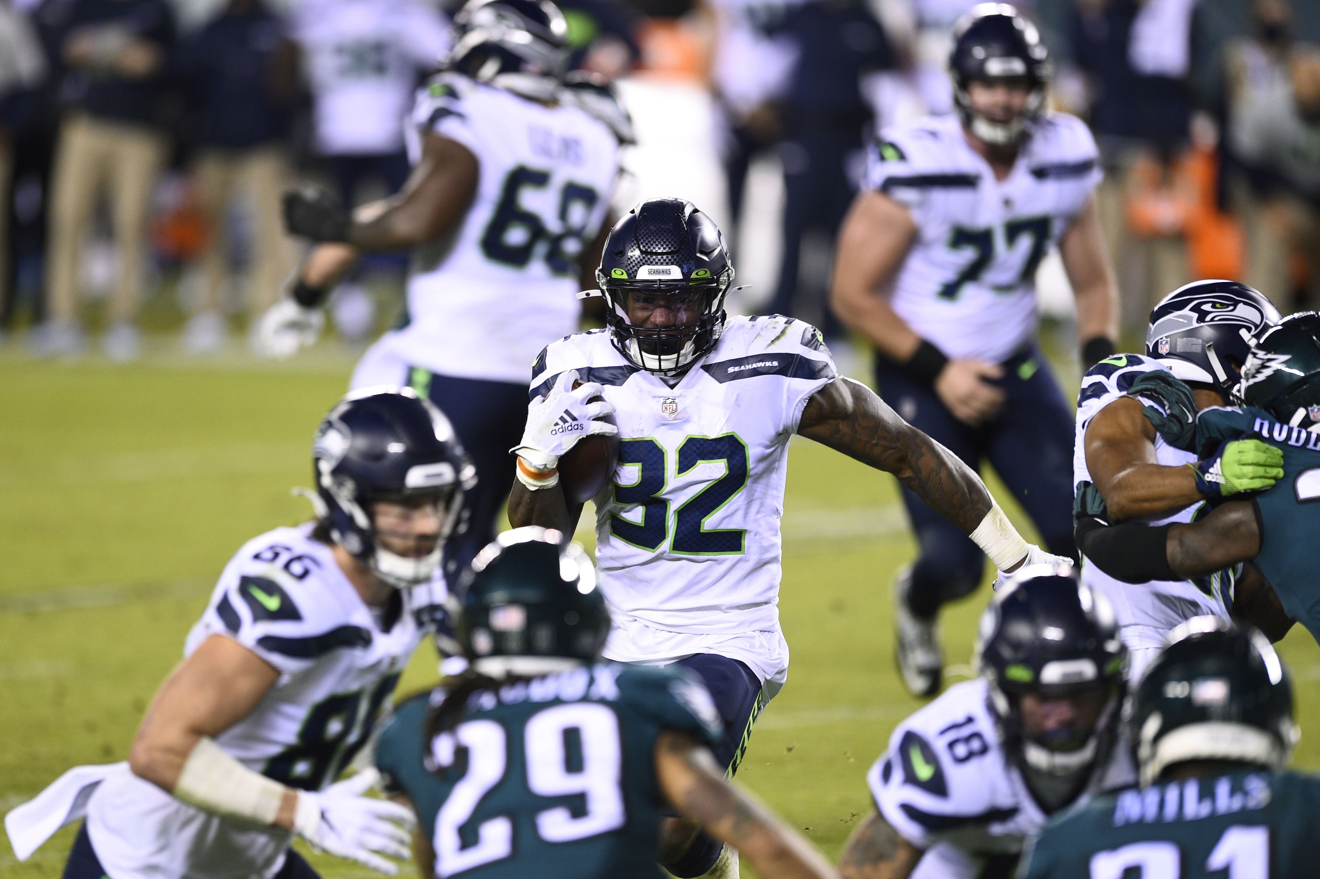 Metcalf, Wilson lead Seahawks over Eagles 23-17