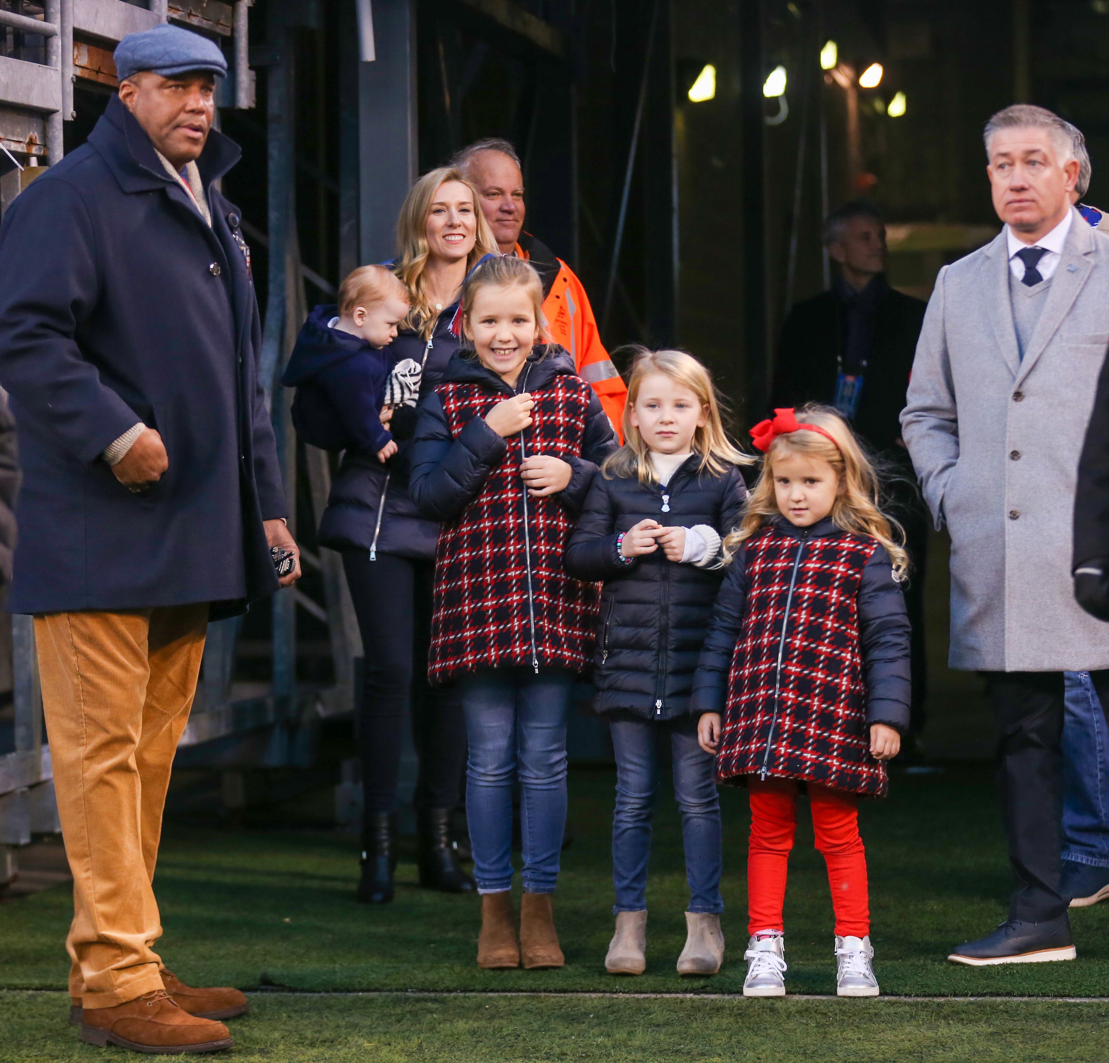 Eli Manning's send-off: Hugs, a family snapshot and one last happy memory  for Giants fans