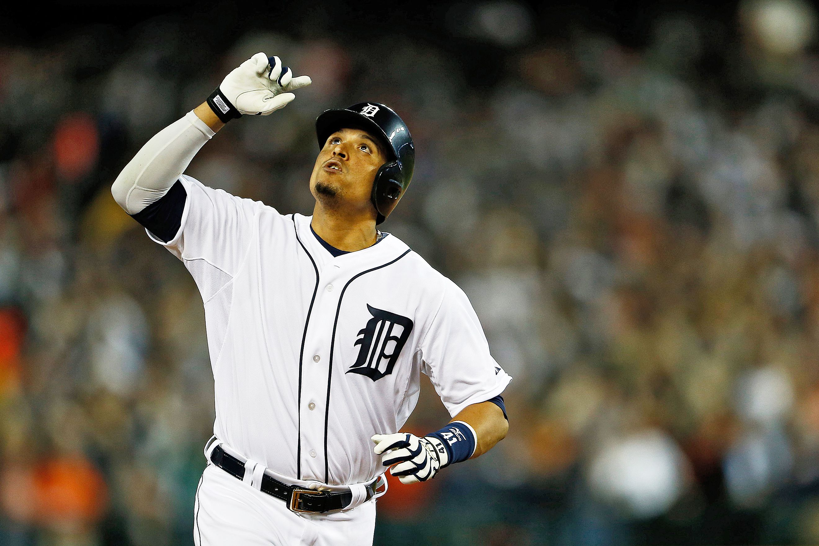 Detroit Tigers' Ivan Rodriguez, left, celebrates with Placido