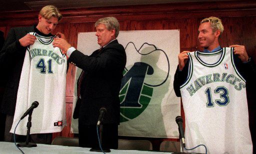 Dirk Nowitzki Vince Carter Paul Pierce 1998 NBA Draft Signed