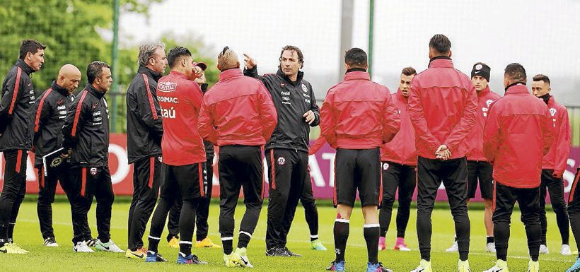 Juan Antonio Pizzi, Chile, Entrenamiento