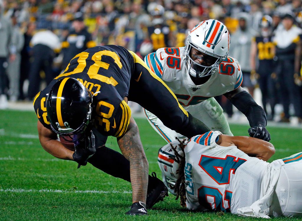 Steelers overcome slow start, drop winless Dolphins 27-14