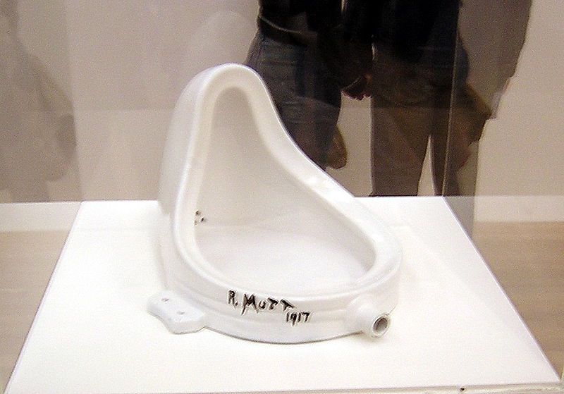 Grado Celsius excursionismo Culpable El urinario de Duchamp: la polémica pieza que cambió la percepción del arte  - La Tercera