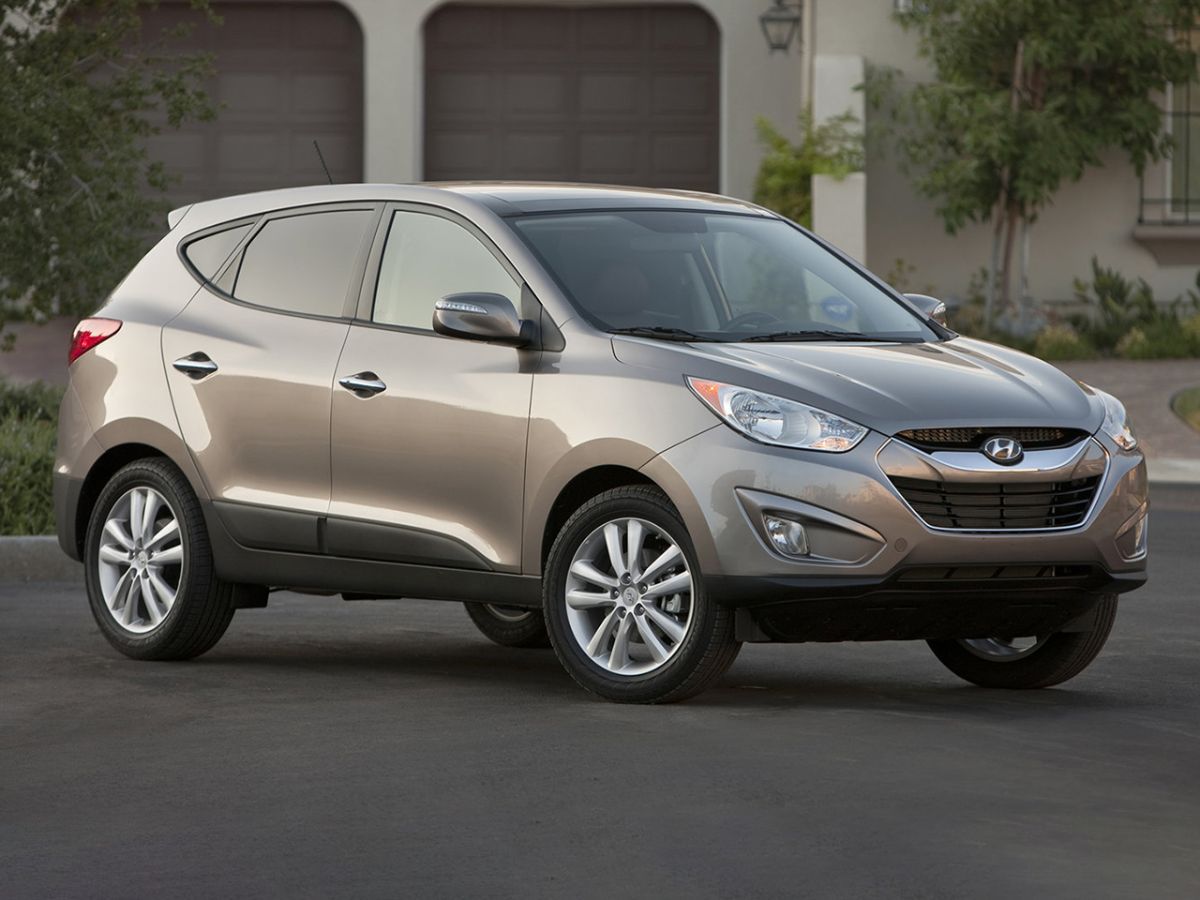 Hyundai-Tucson-2010-C01.jpg