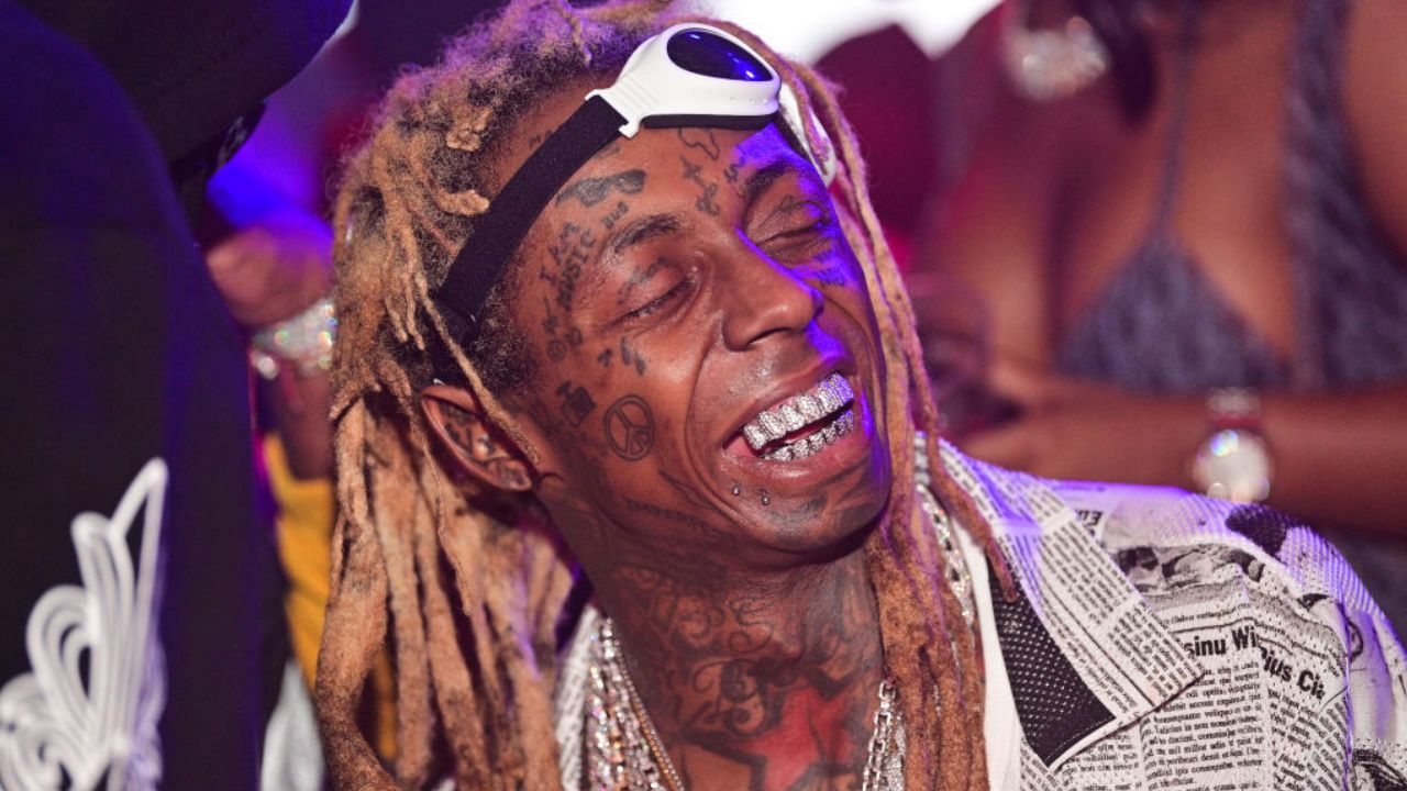 Rapper Lil Wayne Enters Guilty Plea To Federal Weapons Charge Kiro 7 News Seattle