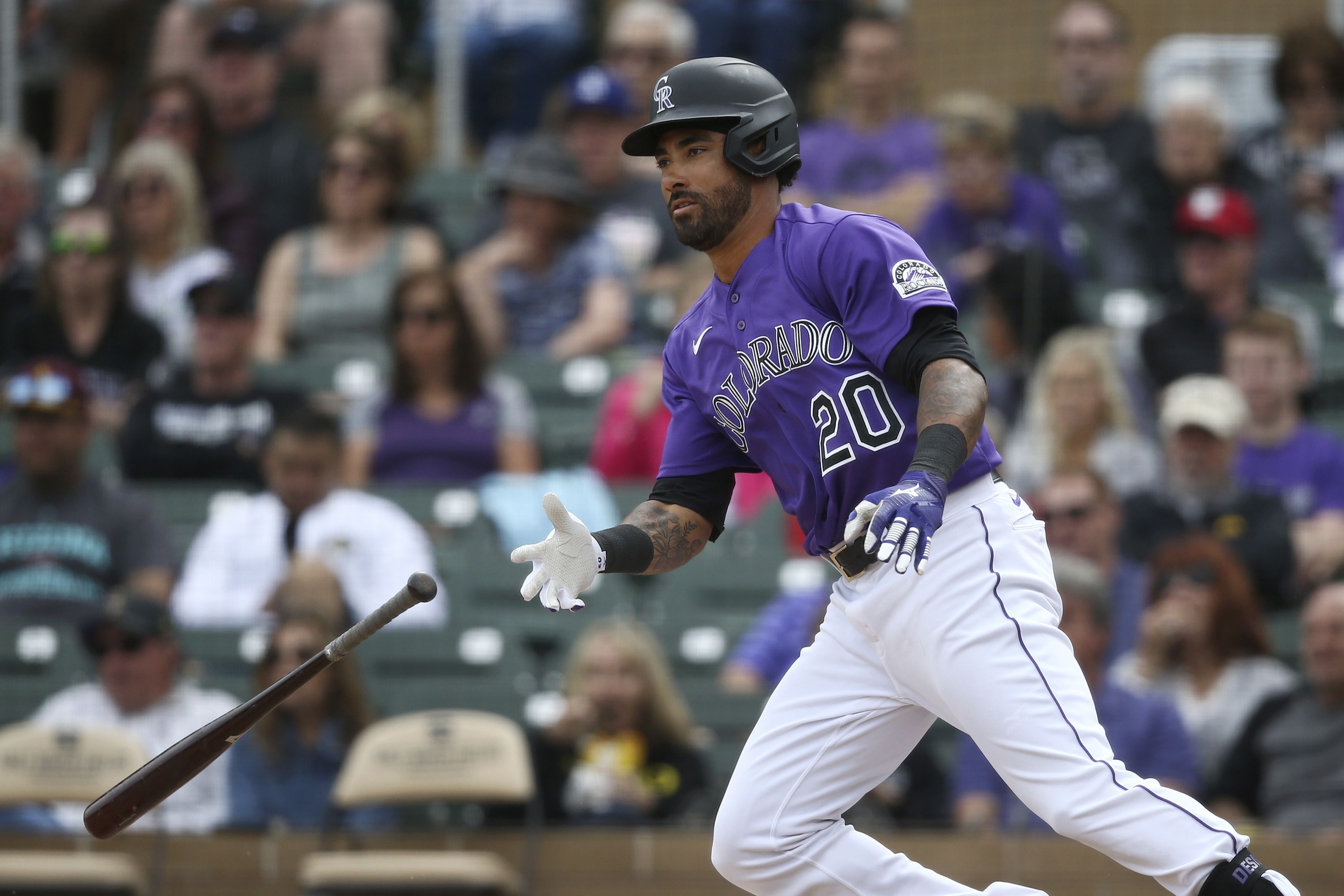 Rockies' Ian Desmond to sit out season for family, help youth