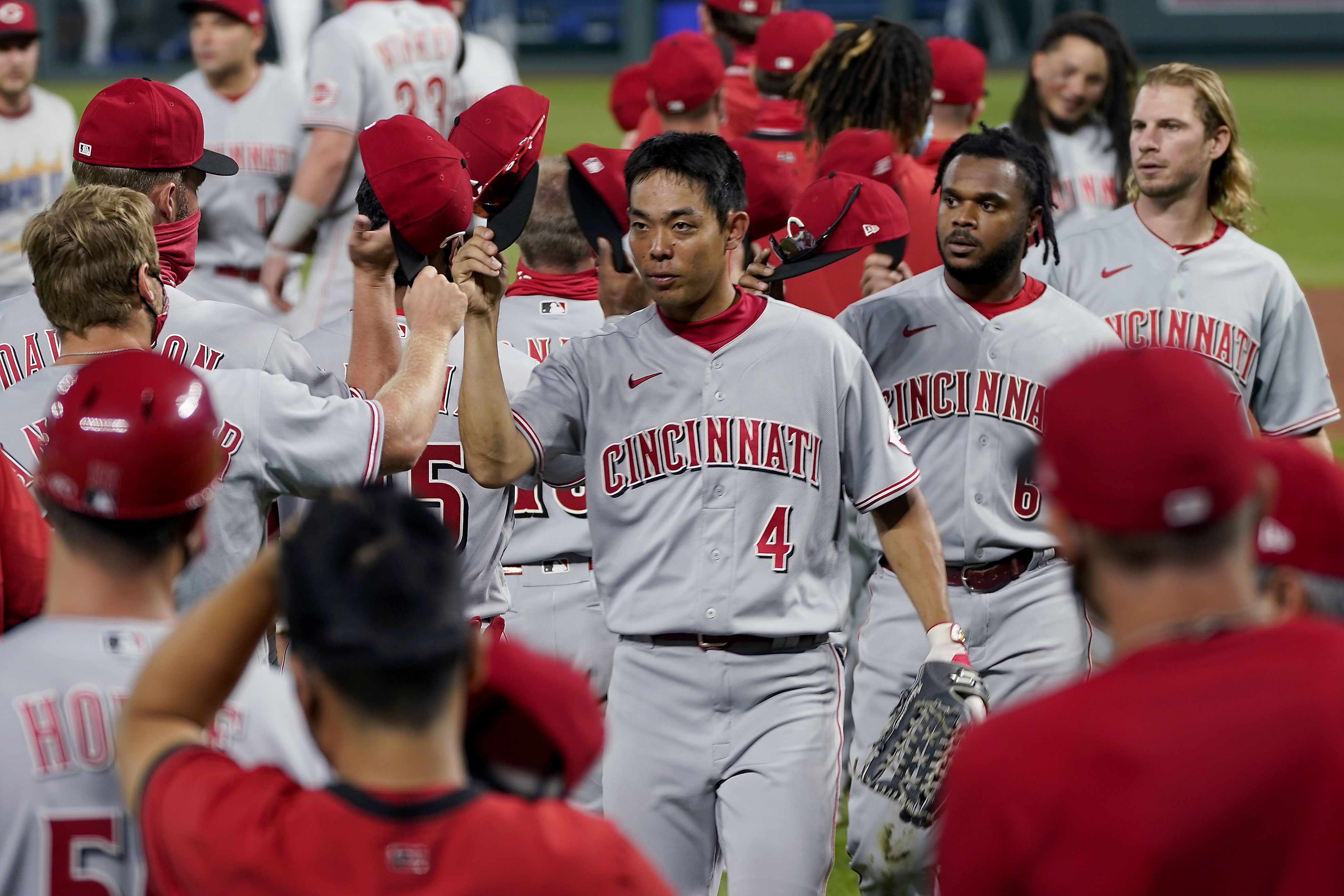 Bauer blanks Royals, sports cheeky T-shirt in twinbill split