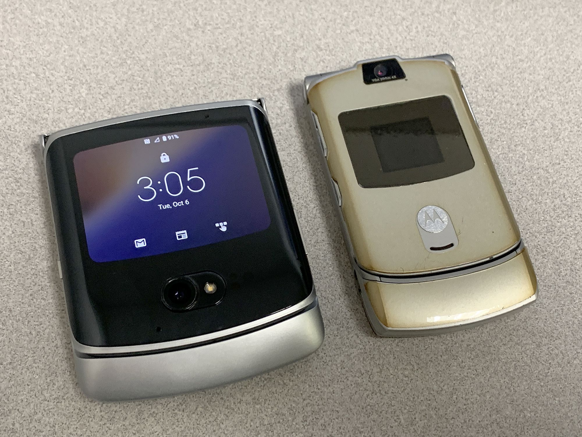 Motorola Razr is back with a foldable display and clamshell design: All the  top features
