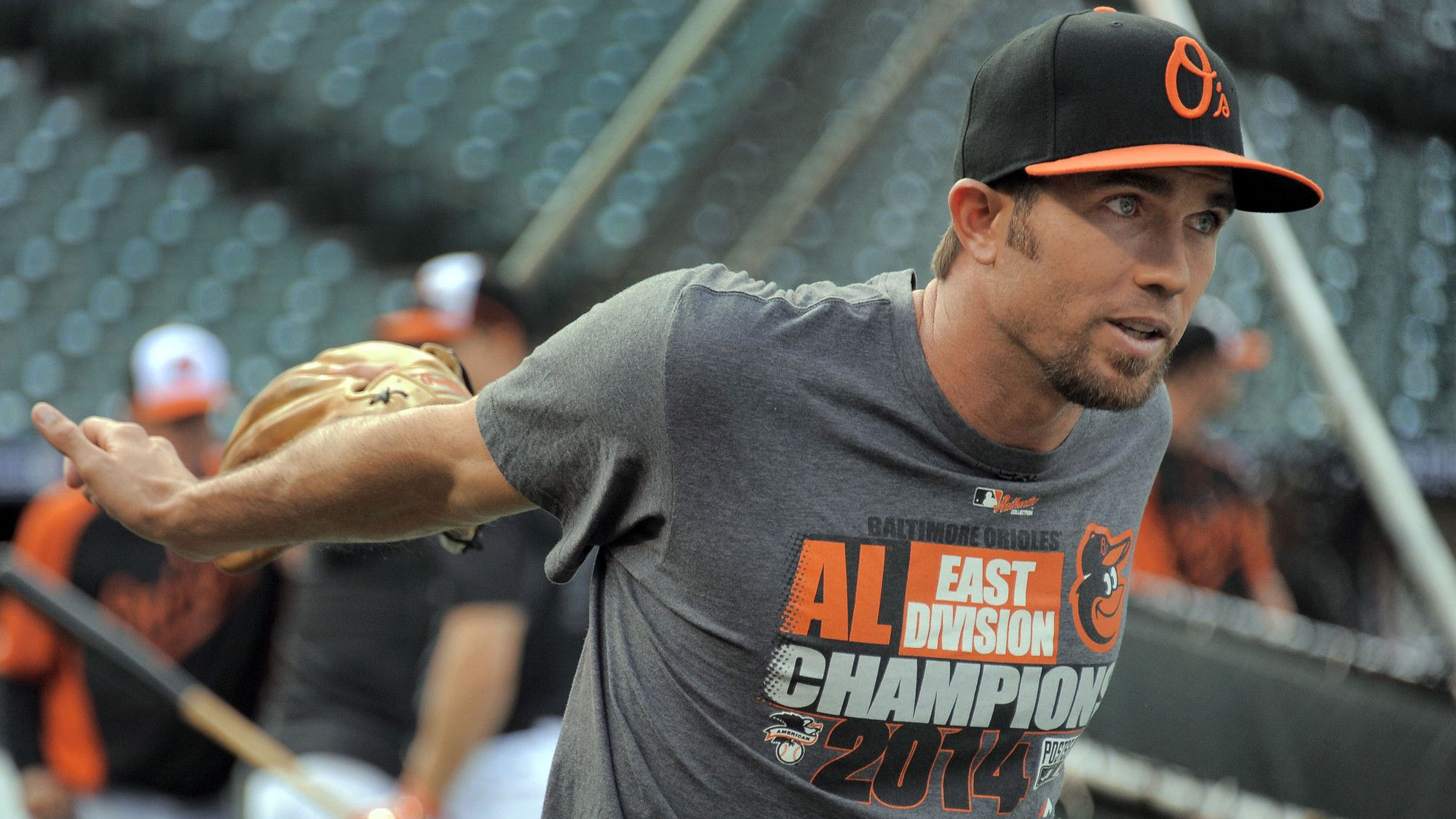 Orioles shortstop J.J. Hardy isn't in love with his new glove