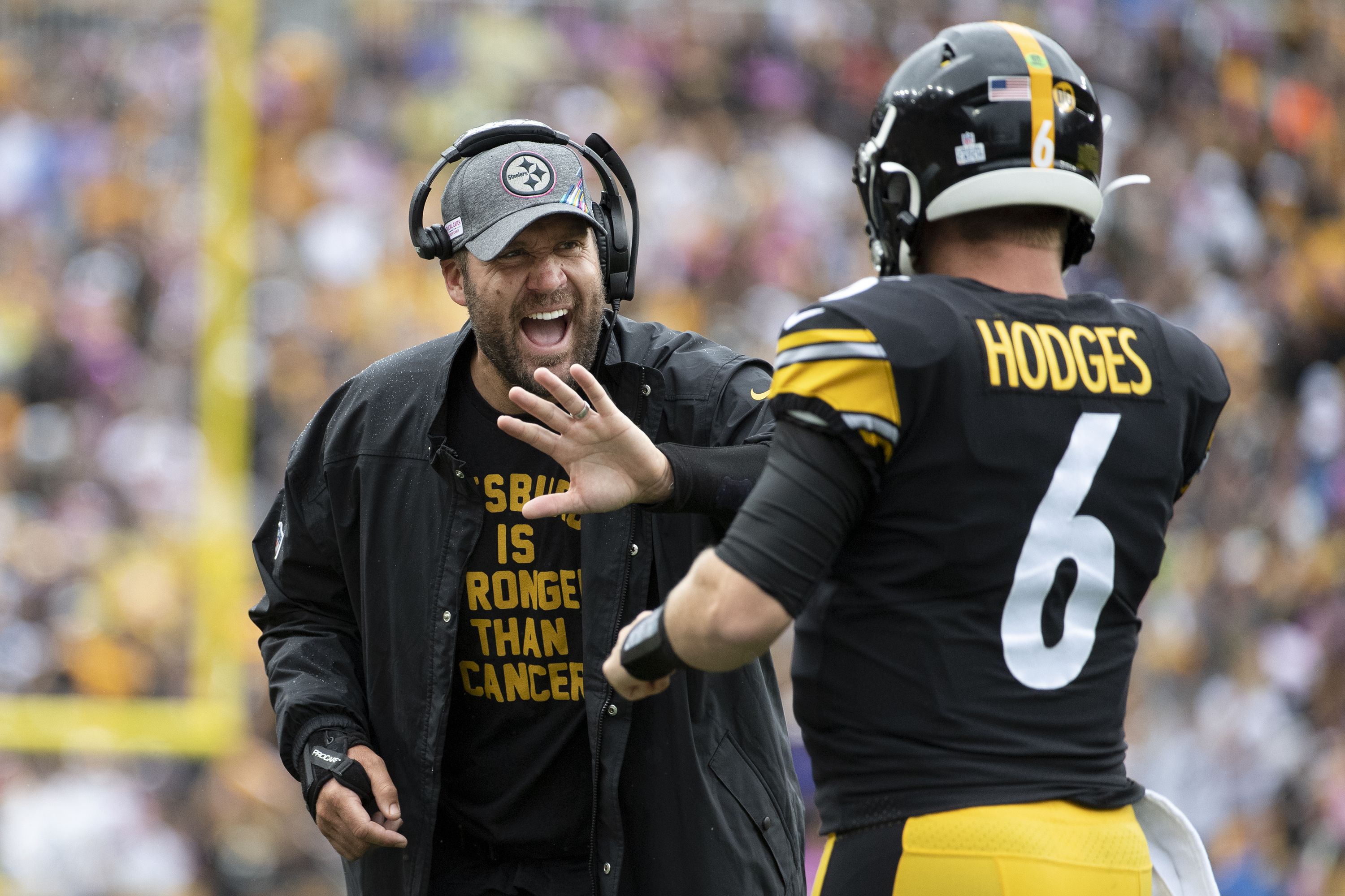 Devlin Hodges Pays Tribute To Ben Roethlisberger In No. 7 Ottawa Redblacks  Jersey - Steelers Depot