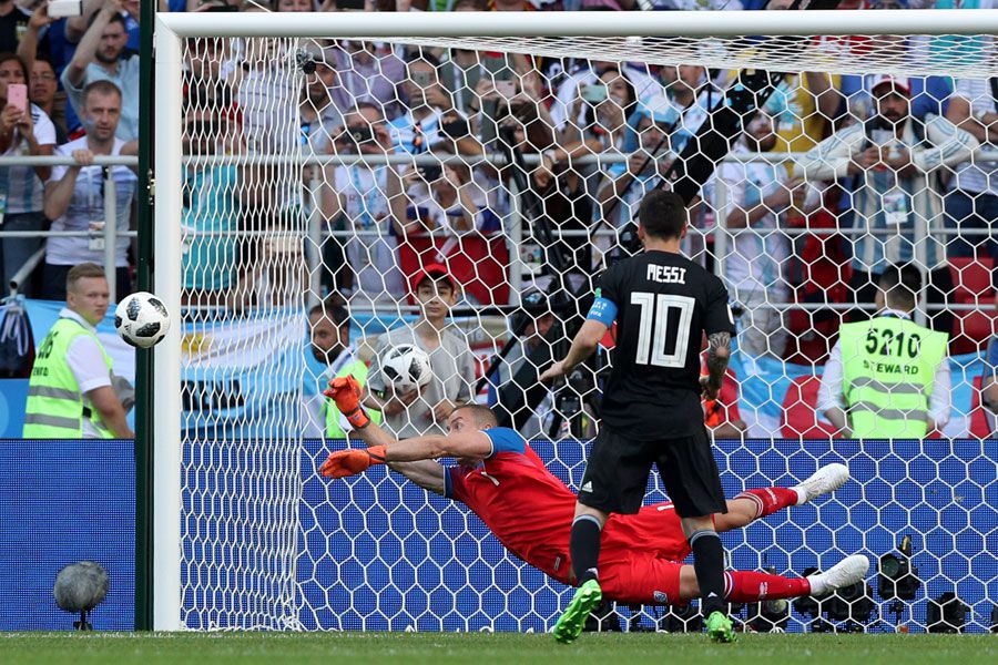 Hannes Halldórsson, Lionel Messi, Argentina, Islandia