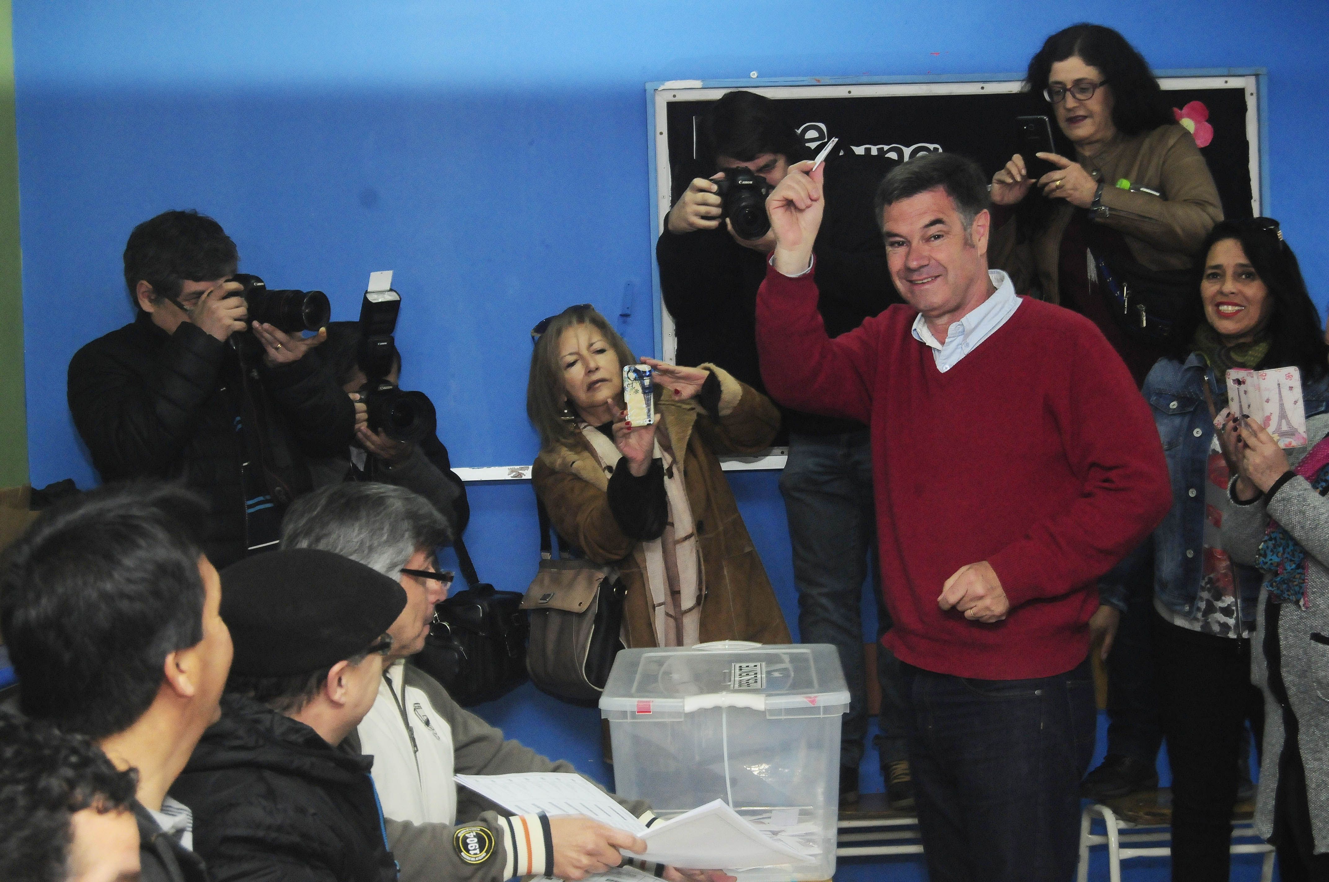 Primarias Manuel Jose Ossandon vota en Puente Alto