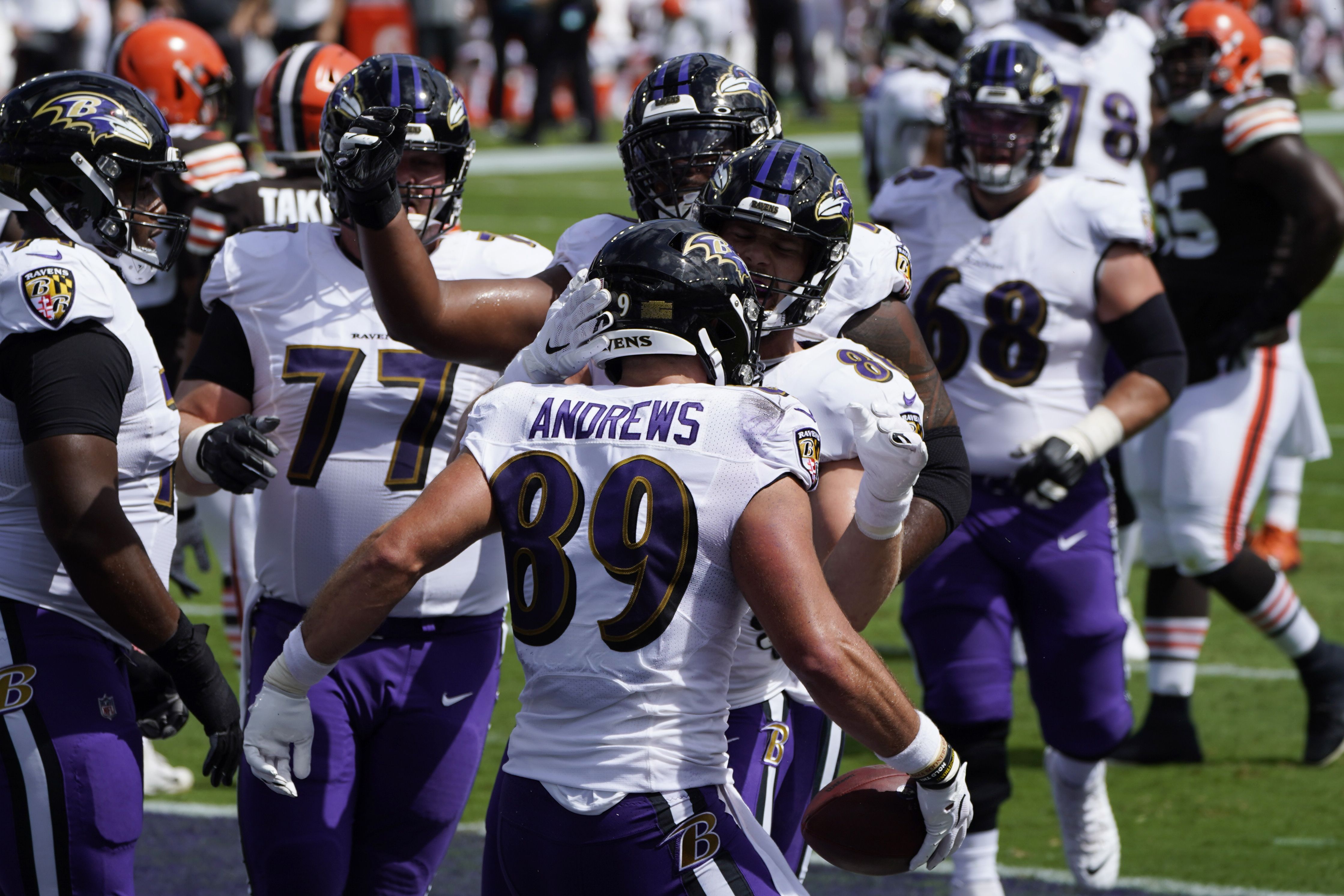 Baltimore Ravens tight end Mark Andrews (89) runs after the catch