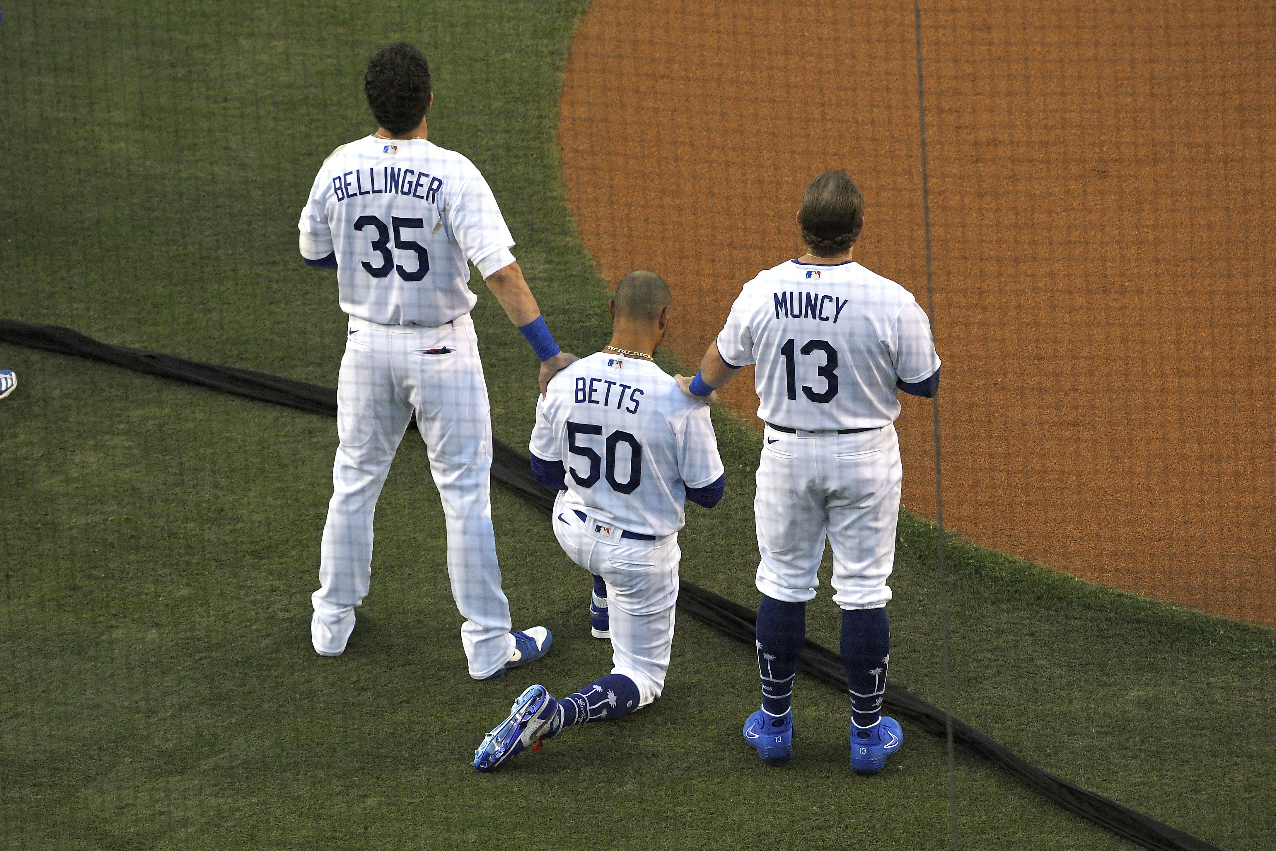 VIDEO: All the Yankees and Nationals players and coaches kneel before  anthem in Black Lives Matter salute