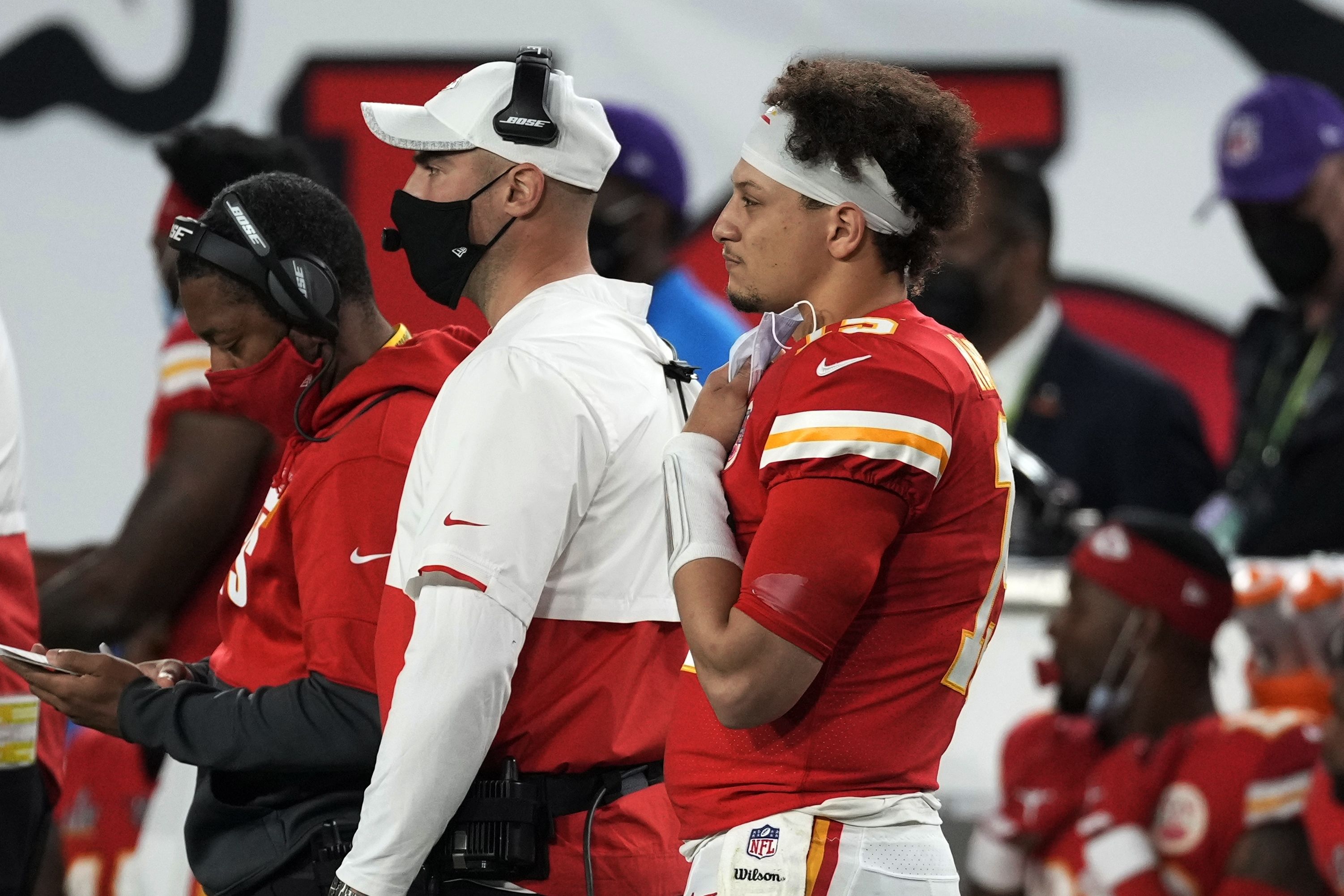 Buccaneers batter Patrick Mahomes in 31-9 Super Bowl blowout of Kansas City  