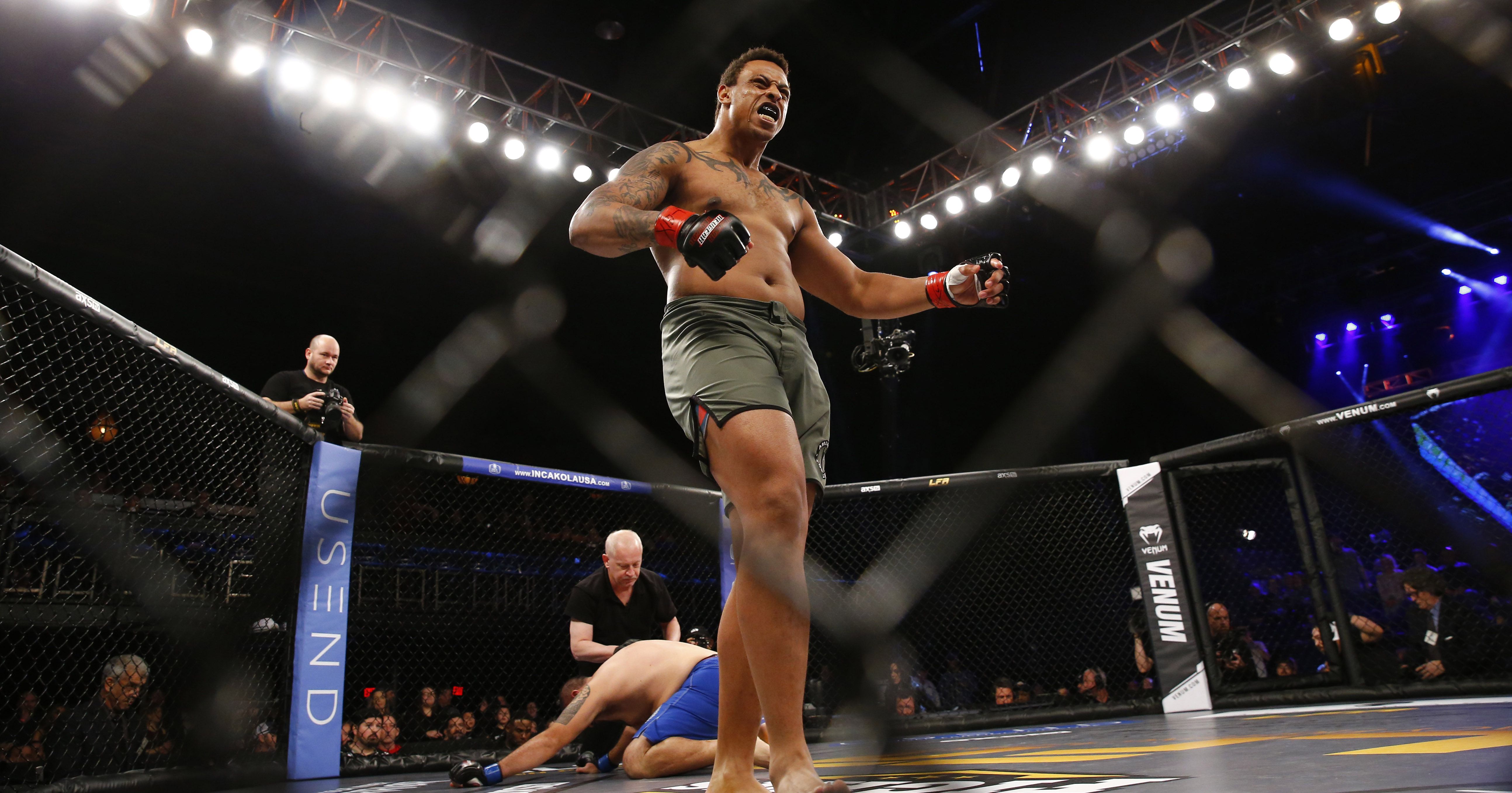 Ex-Cowboy Greg Hardy wins MMA fight in 14.53 seconds