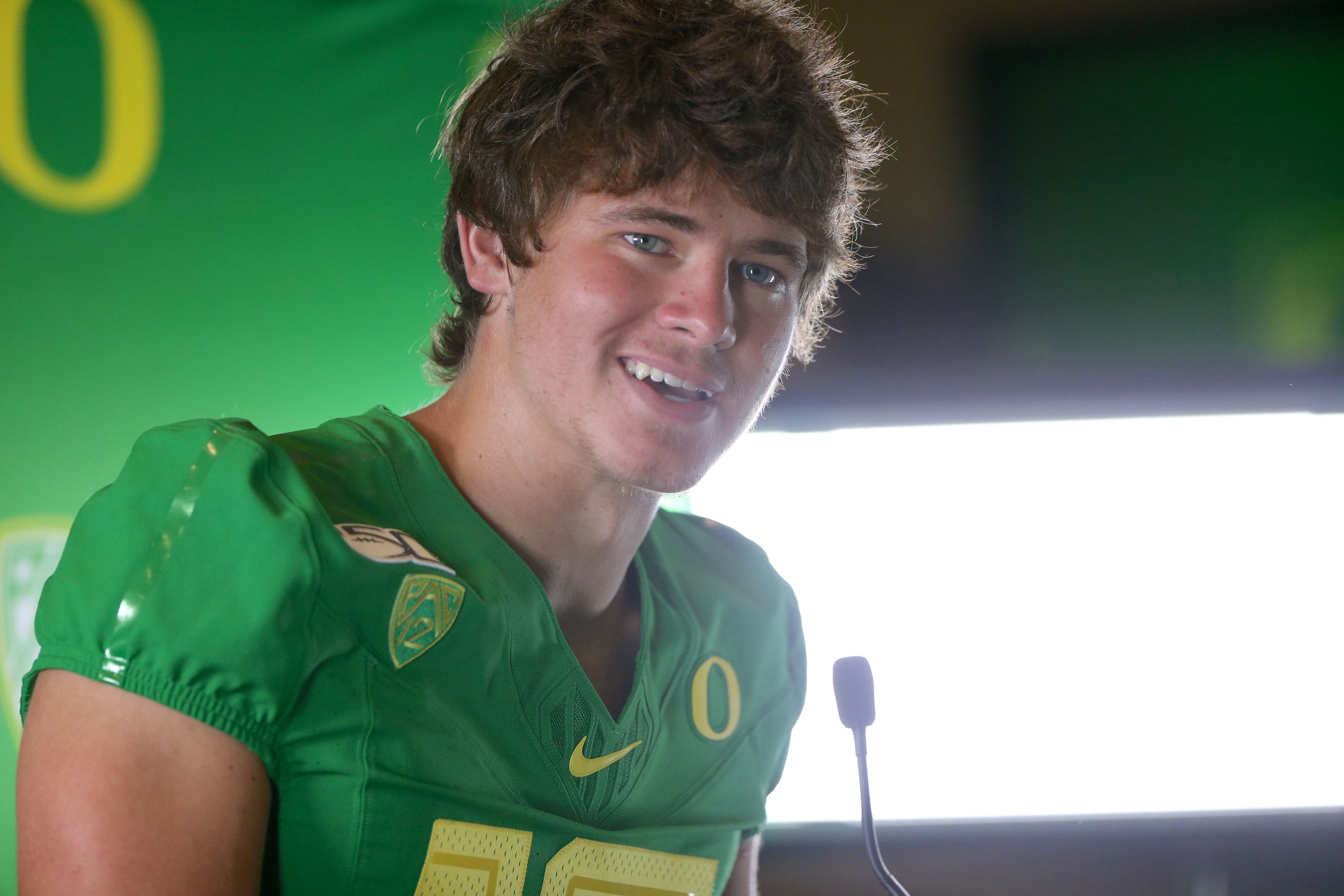 Justin Herbert, Troy Dye are back to complete Oregon football's