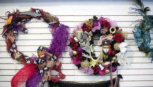 How to make your own Gasparilla wreath
