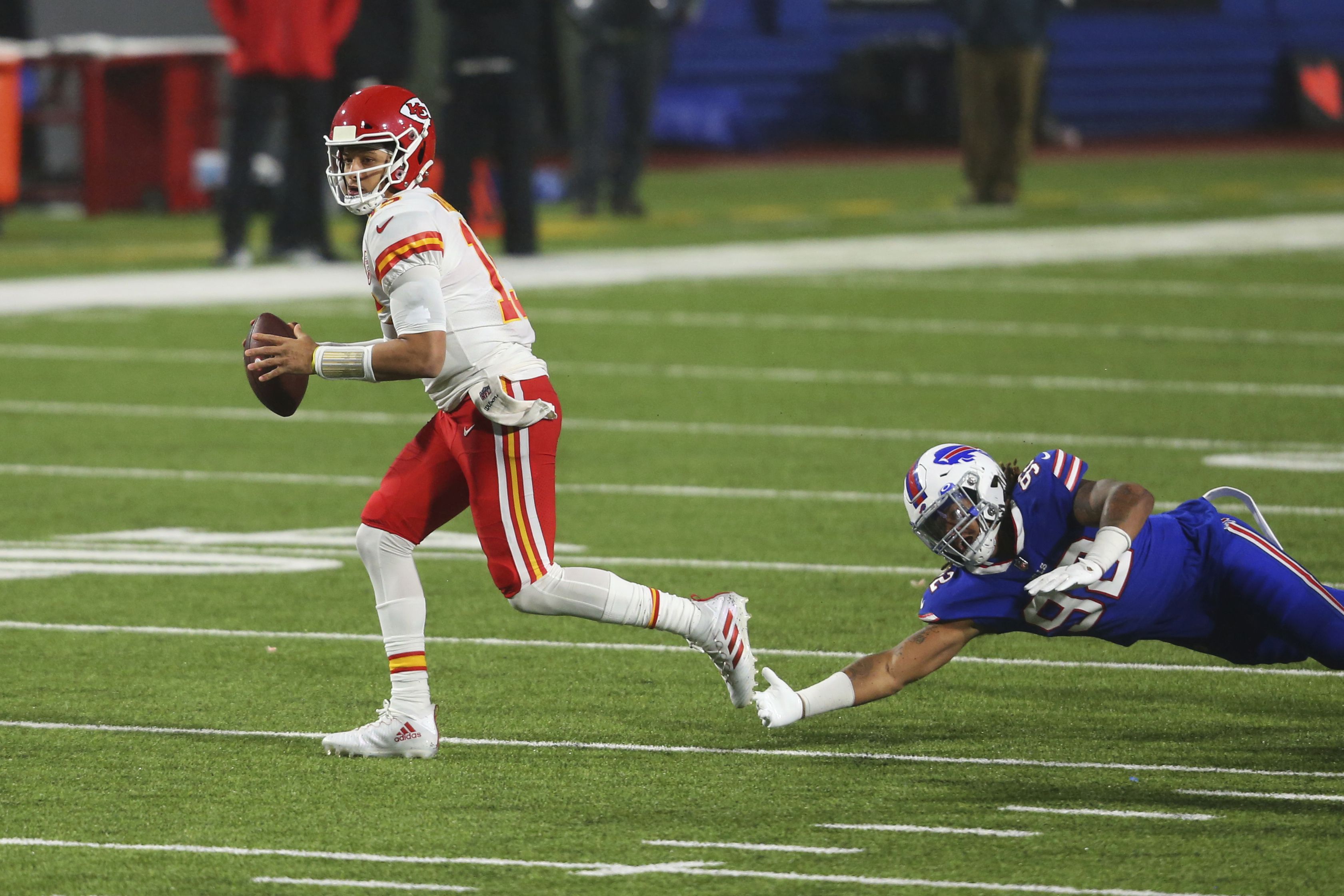 Chiefs, Edwards-Helaire run away with 26-17 win over Bills