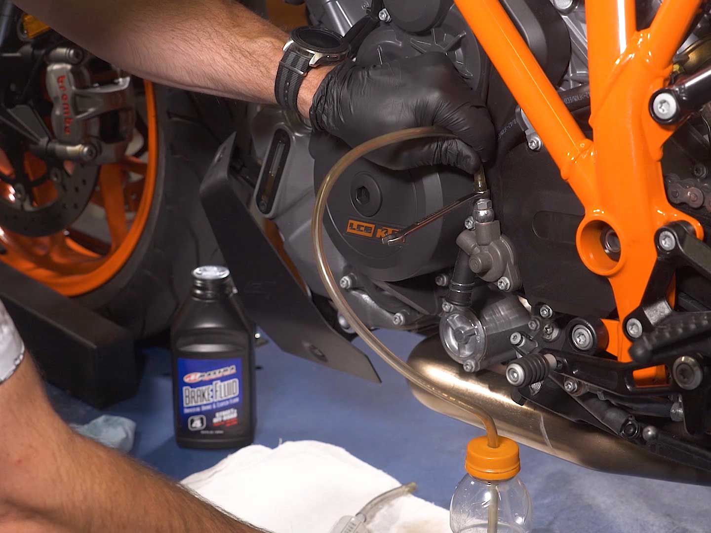 DIY One Man Hydraulic Clutch Bleeding Kit One Way Tube for KTM