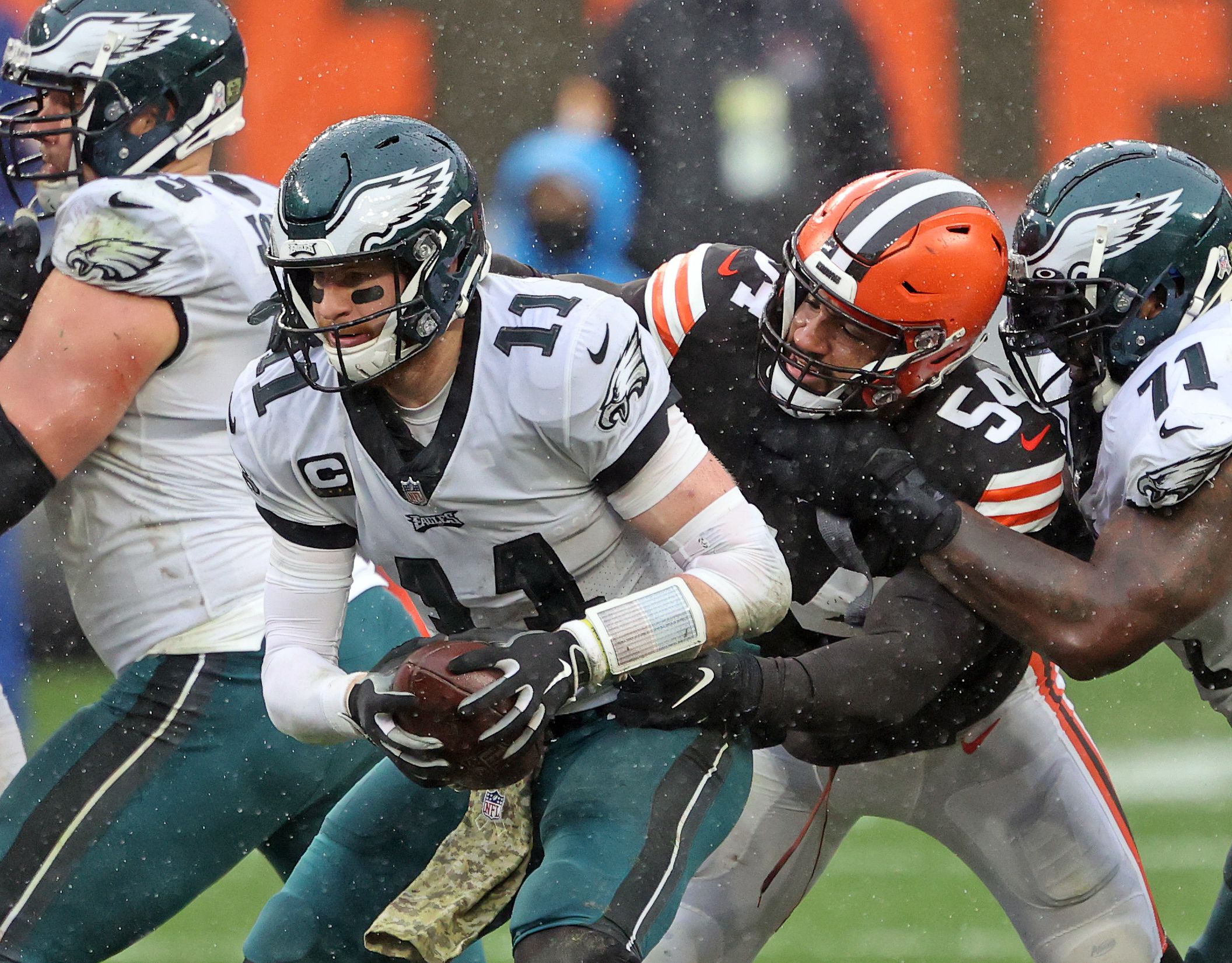 Without Myles Garrett, Cleveland Browns beat Philadelphia Eagles 22-17