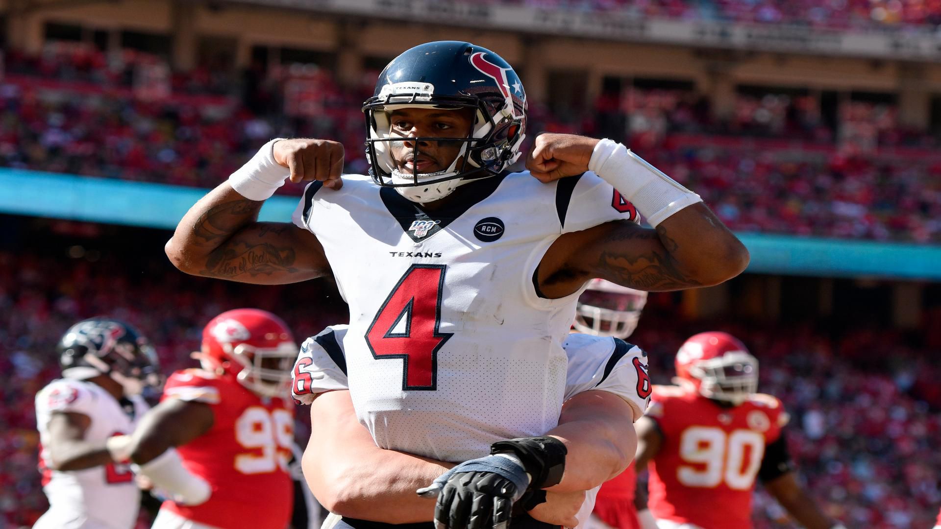 Watson agrees to 4-year, $160 million extension with Texans