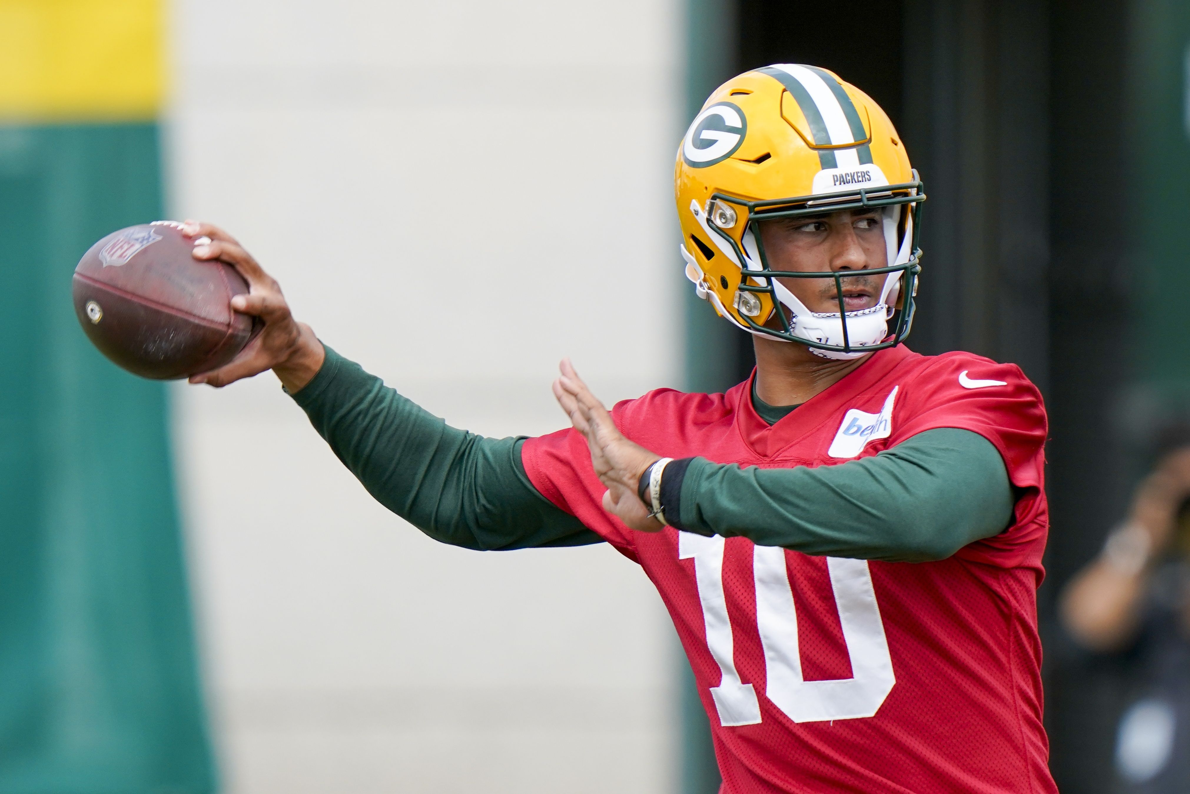 Former Utah State quarterback Jordan Love rallies Packers to 18-17