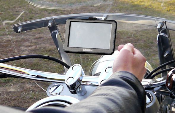 falme dekorere Konflikt Leader Introduces New Motorcycle Windscreen Electronic Device Mounting  Solution | Cycle World