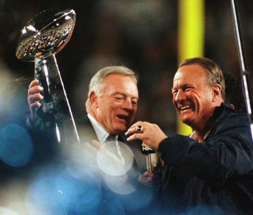 Jimmy Johnson unveils Super Bowl 57 Lombardi Trophy at Hall of Fame