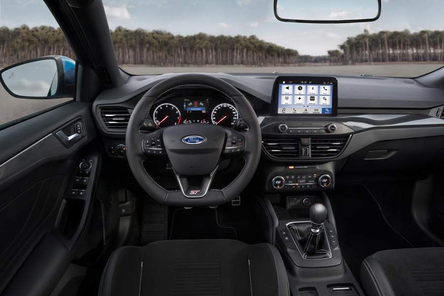 2019_FORD_FOCUS_ST_17-LOW-900x600.jpg