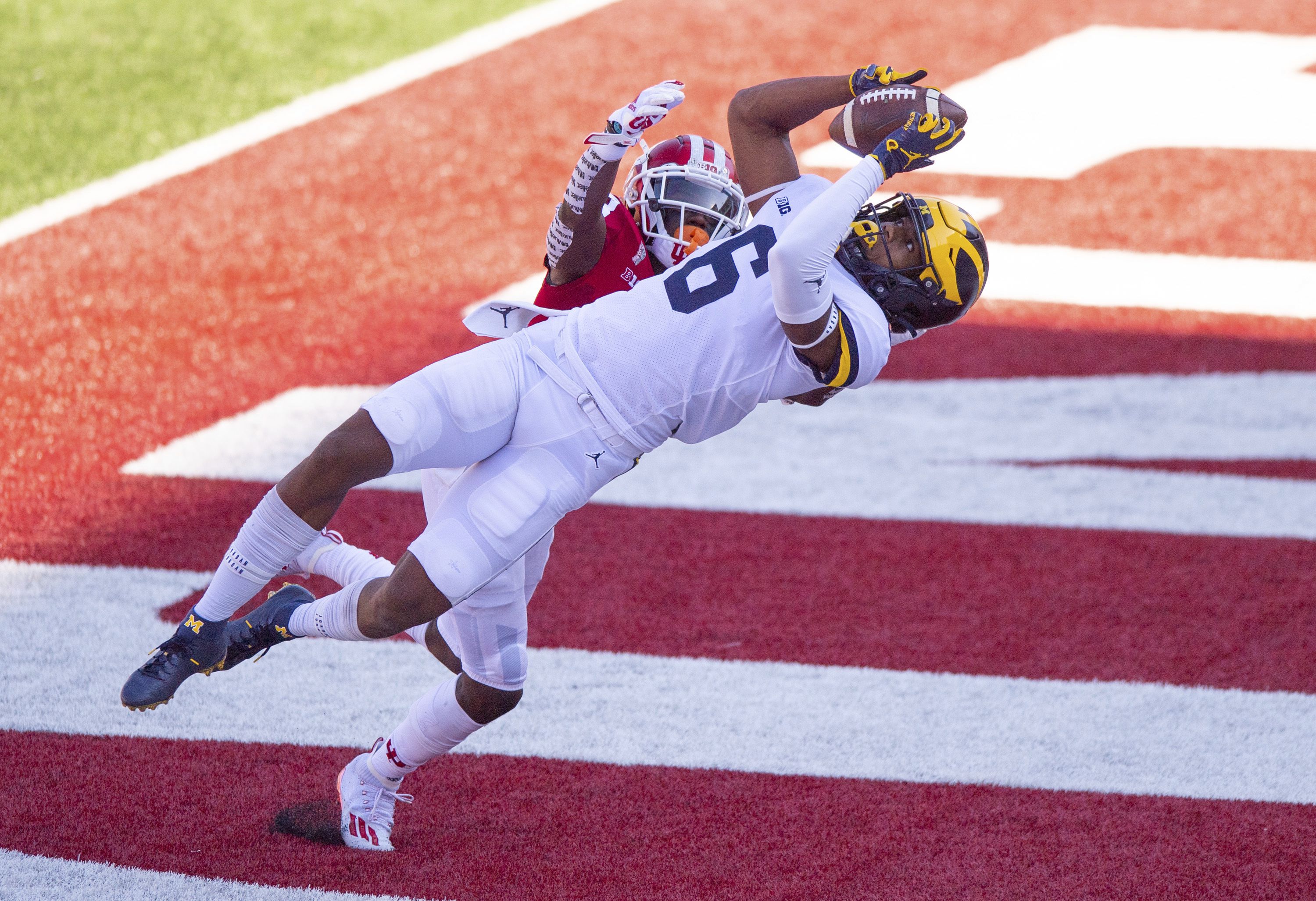 WATCH: Former Indiana Tight End Peyton Hendershot Catches First