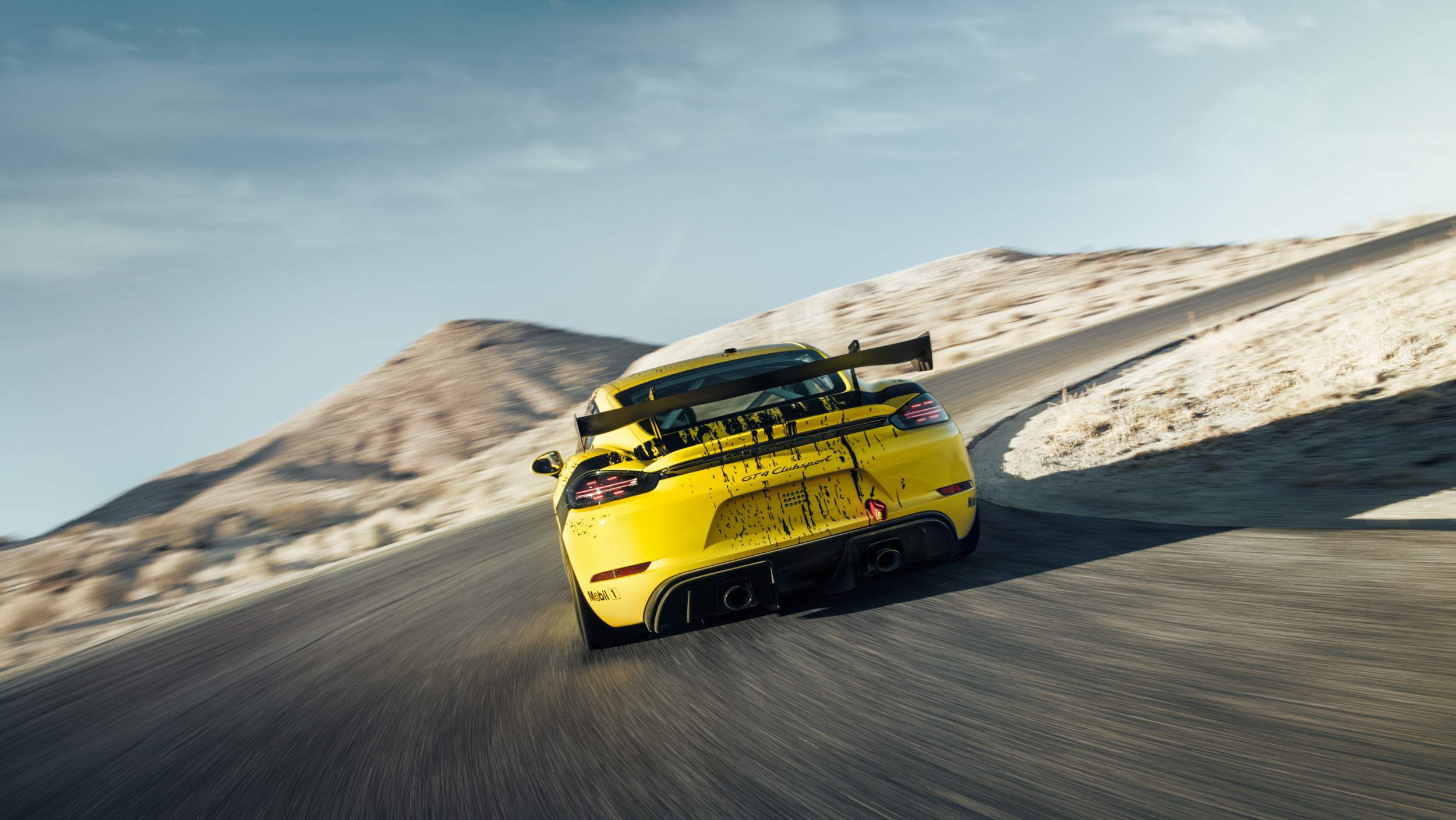 high_new_cayman_gt4_clubsport_2019_porsche_ag6-e1546612623456.jpg