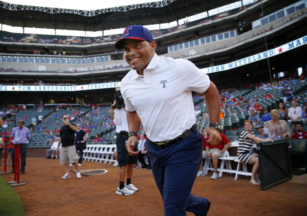 Pudge Rodriquez chats about the Texas Rangers, Invited Celebrity