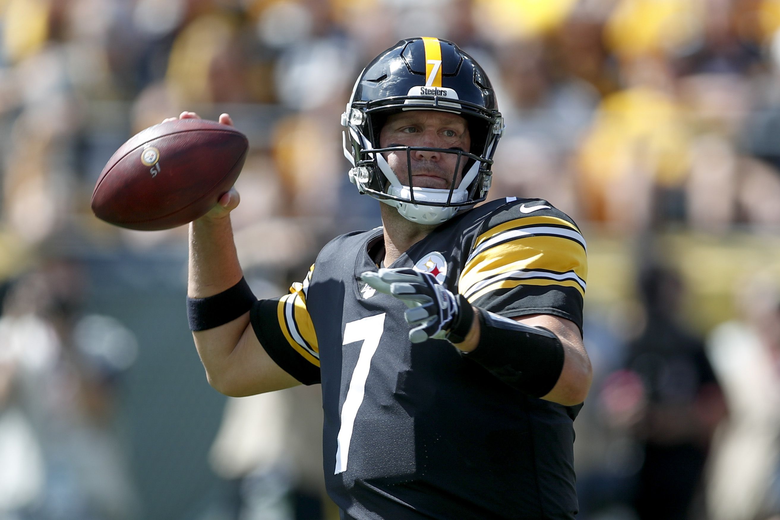 Steelers' Ben Roethlisberger out for season with elbow injury