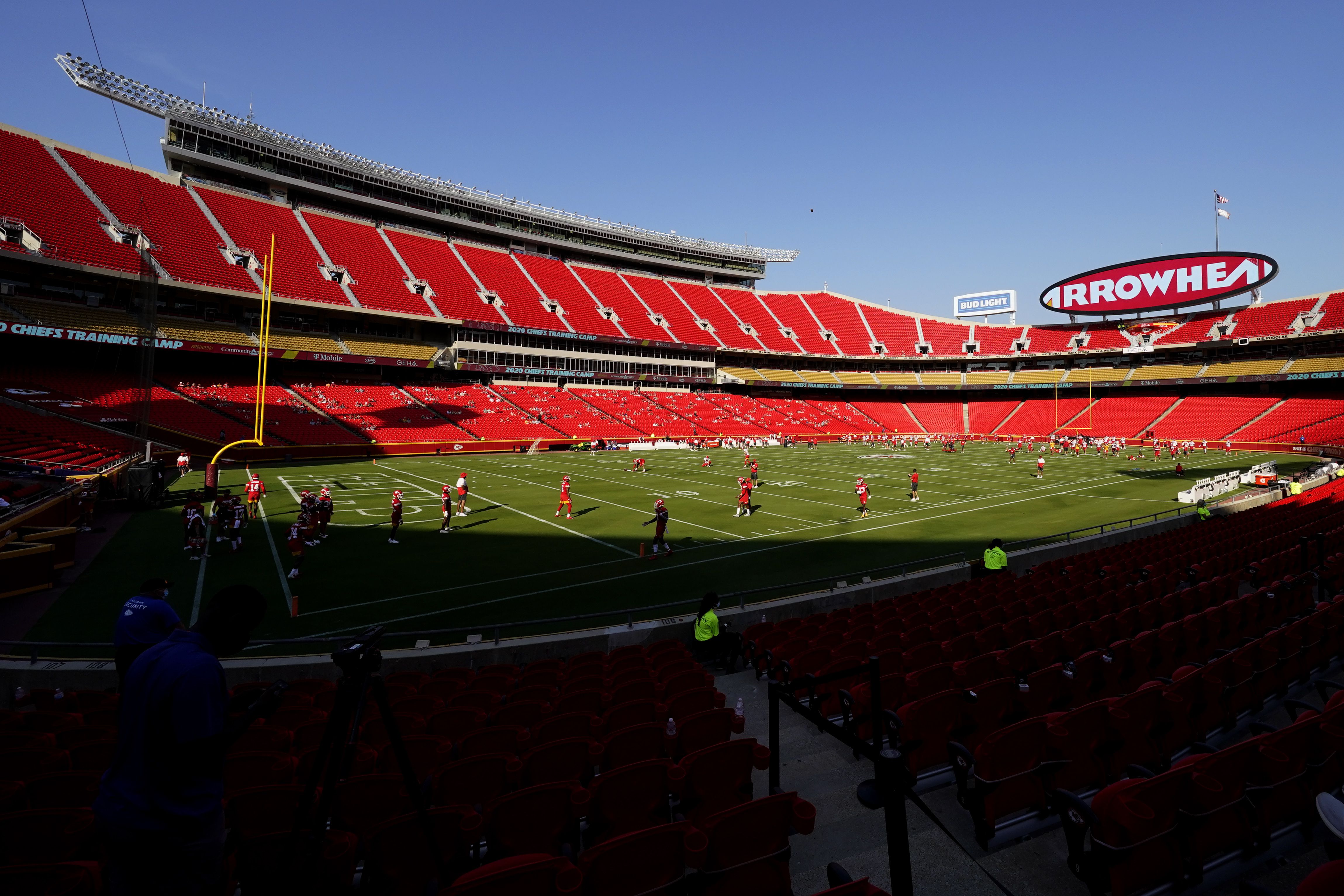 Arrowhead Stadium bans fan for flashing laser at Tom Brady - Sports  Illustrated