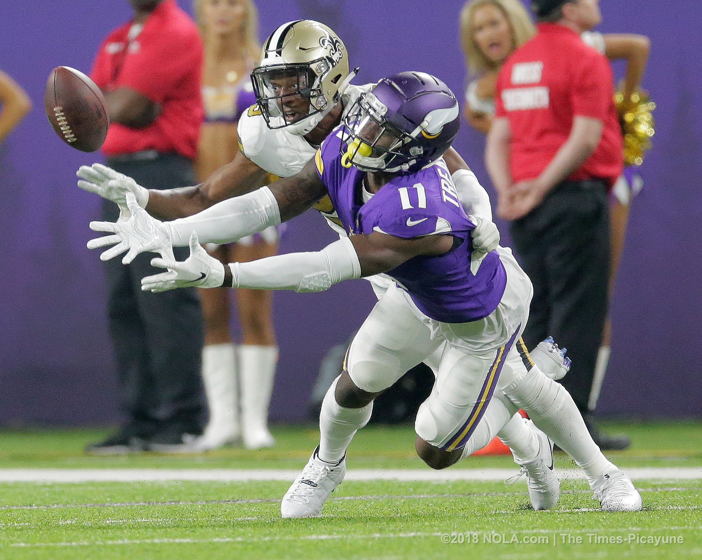 Minnesota Vikings Home Game Jersey - Laquon Treadwell