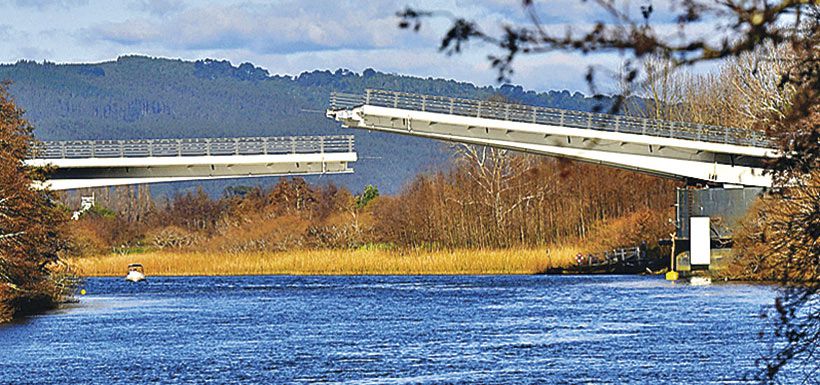 Puente Cau Cau