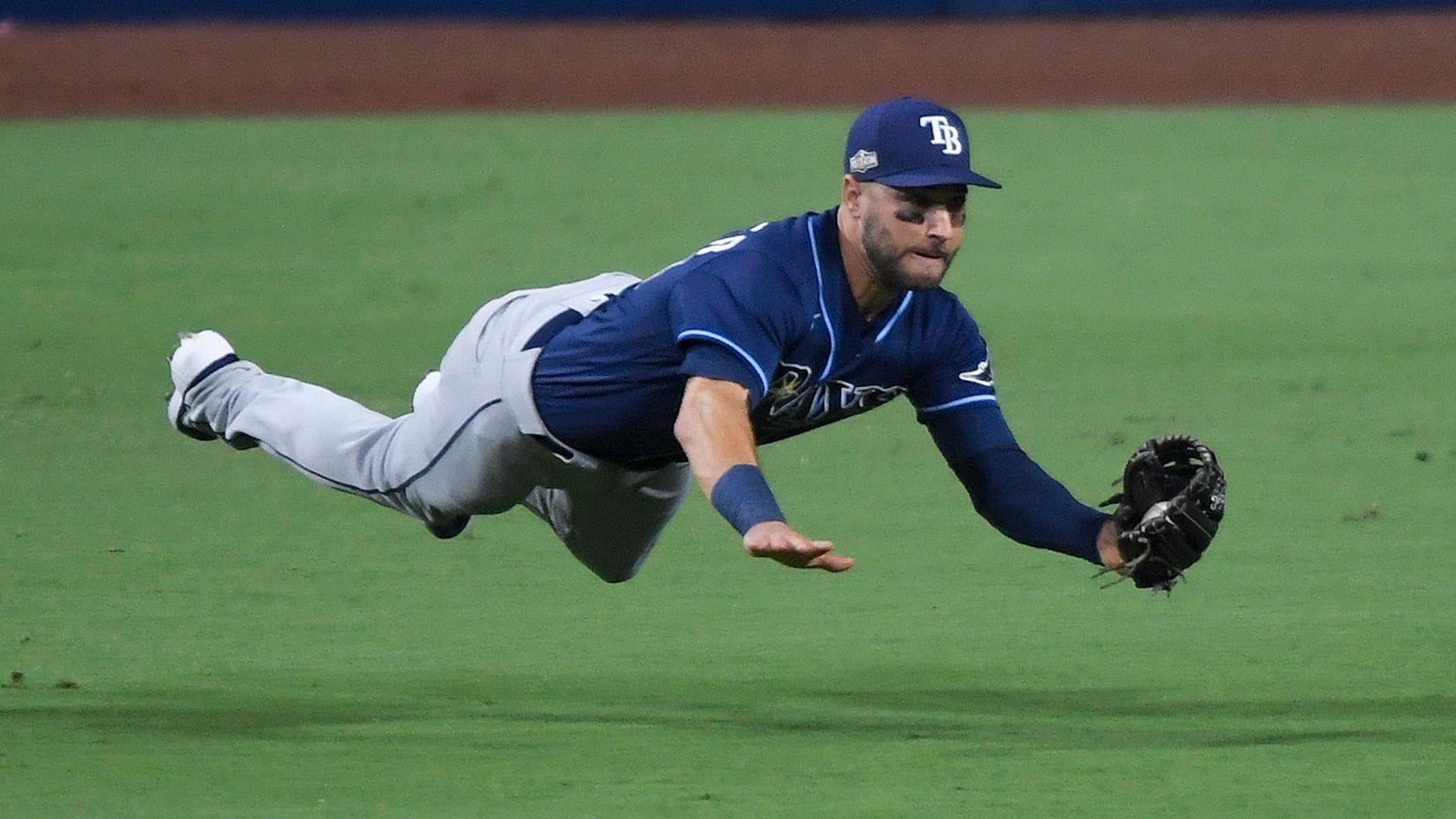 Kevin Kiermaier makes leaping catch as Rays beat Cardinals