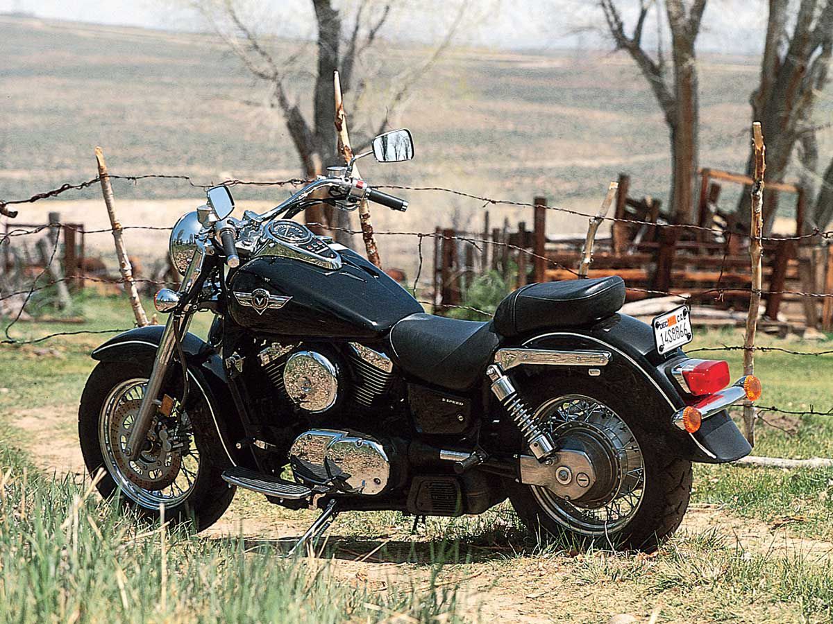mumlende lungebetændelse Tidlig Flagship Comparison: 1998 Kawasaki Vulcan 1500 Classic | Motorcycle Cruiser