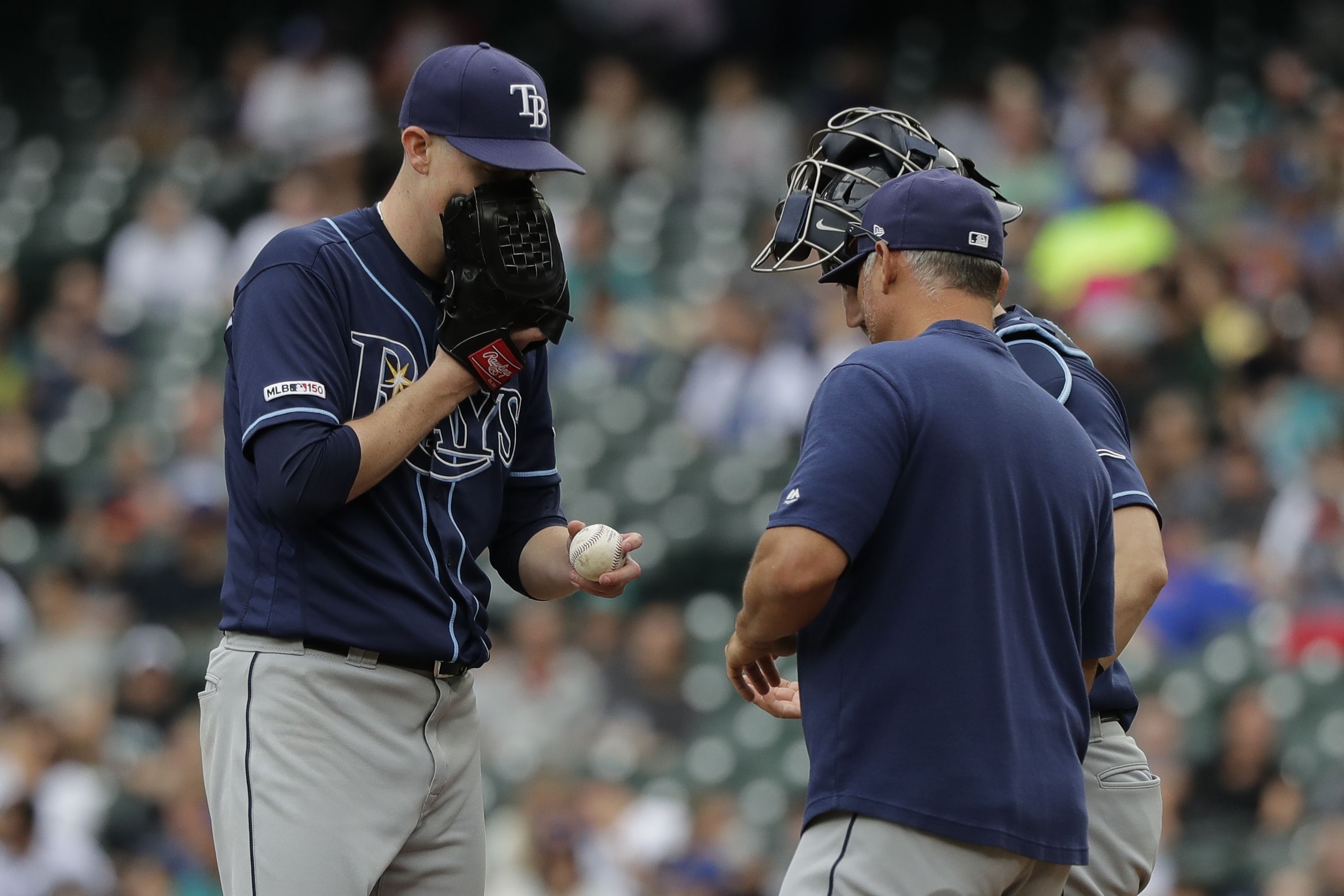 Tampa Bay Rays fans call out Kevin Cash's poor decisions against