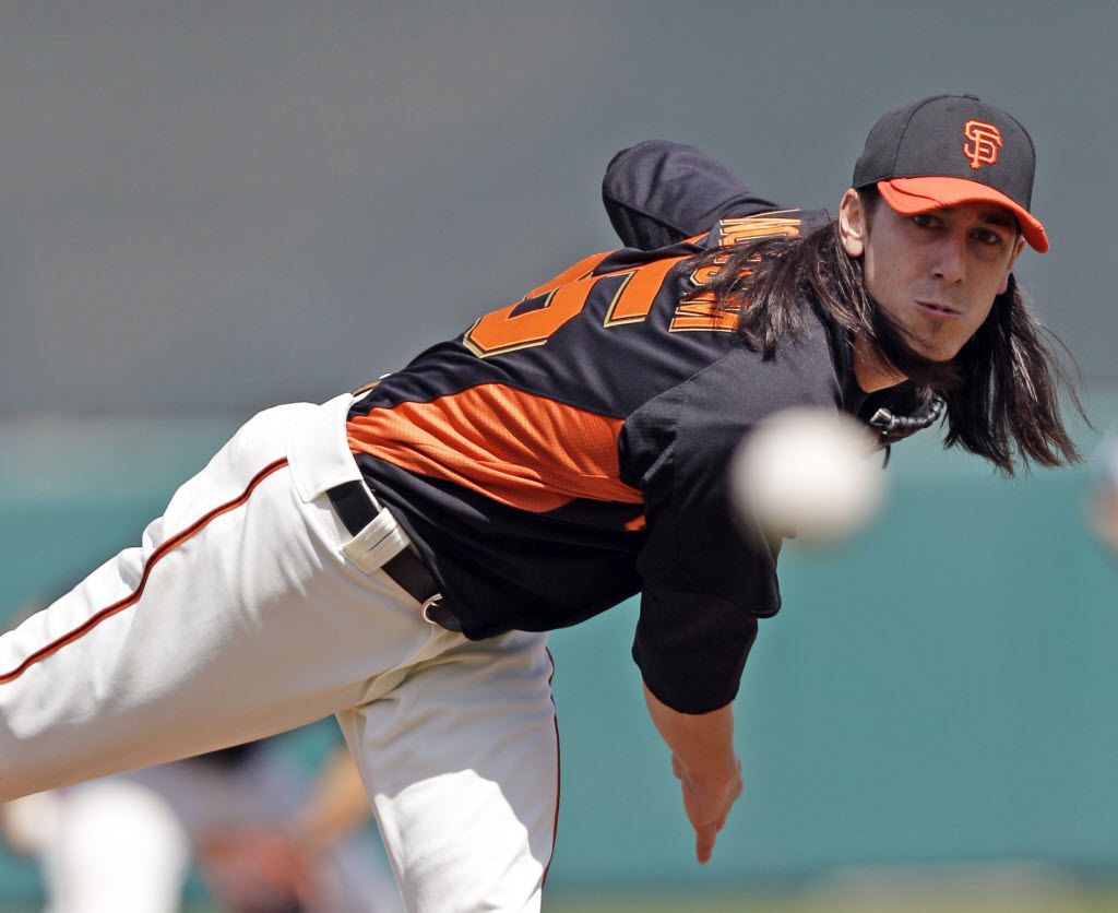 Tim Lincecum waits his turn, still yet to pitch