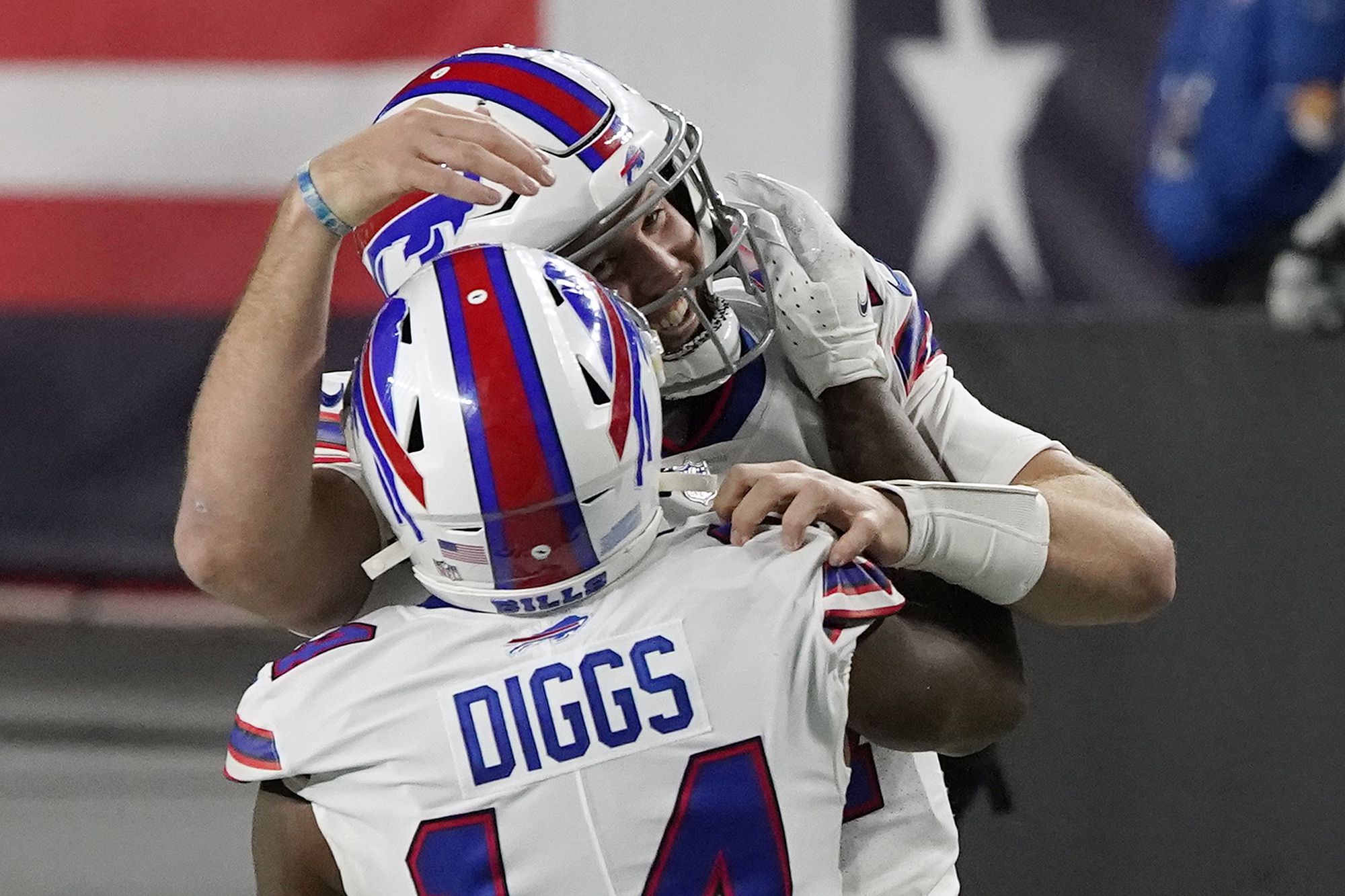 Bills' Josh Allen praises new WR, possibly throws shade at Stefon Diggs