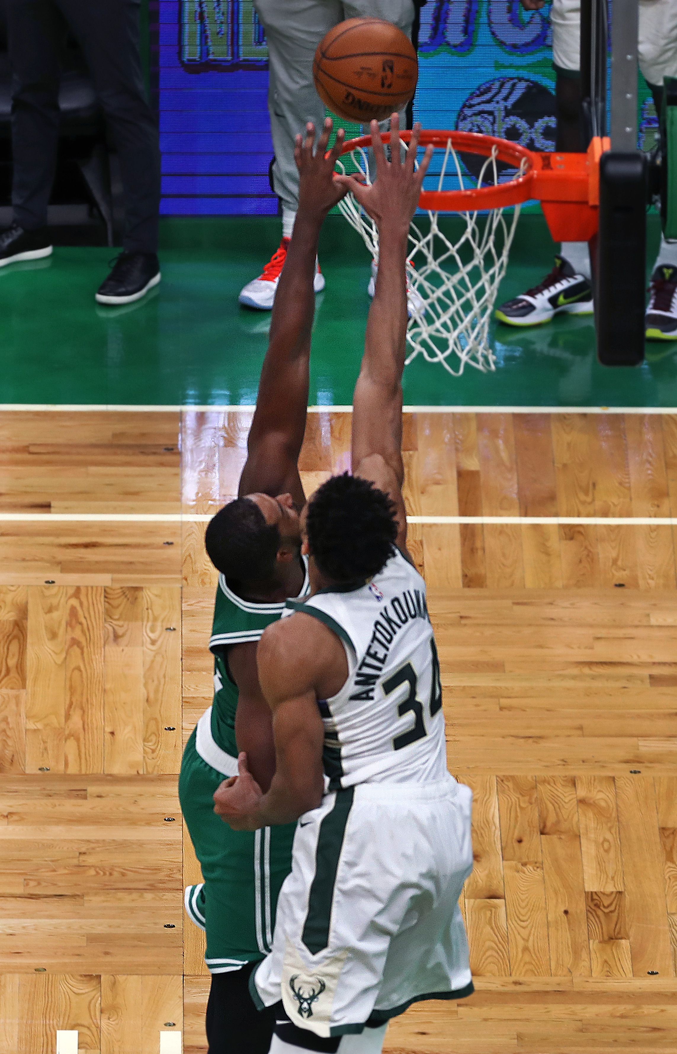 Veterans Jeff Teague, Tristan Thompson contributed to season-opening win in  debut with Celtics - The Boston Globe