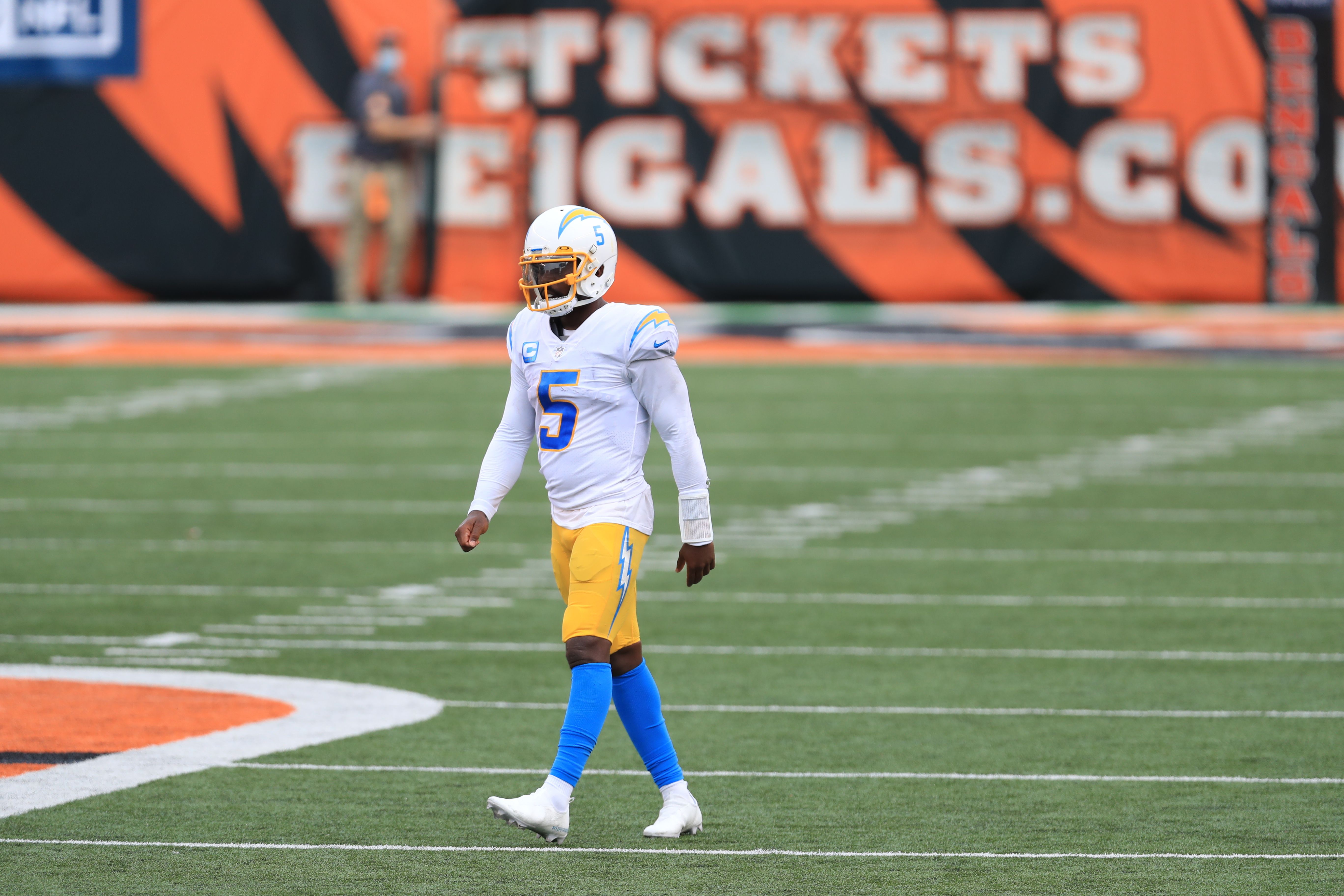 Tyrod Taylor injures left wrist - NBC Sports