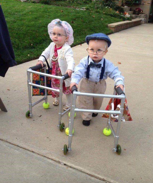 Baby old man deals costume with walker