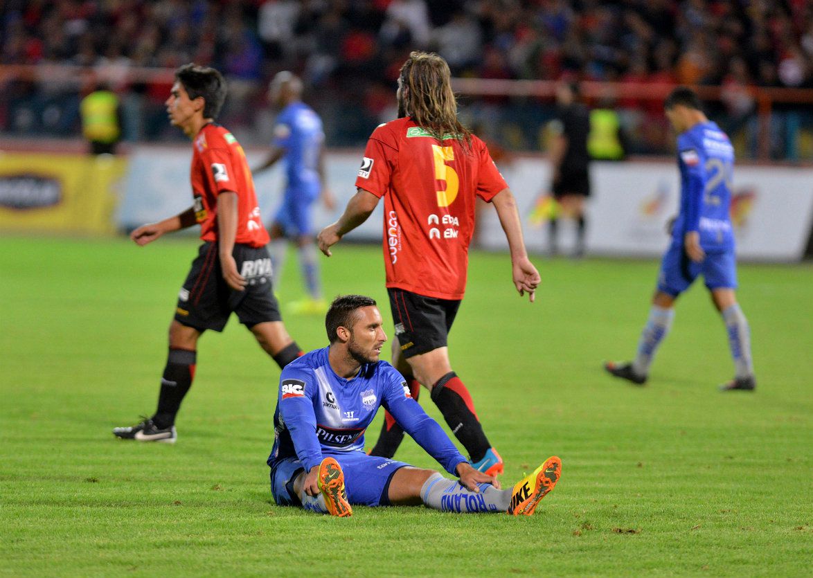 Emelec perdió 2-1 en Cuenca y no pudo evitar las finales