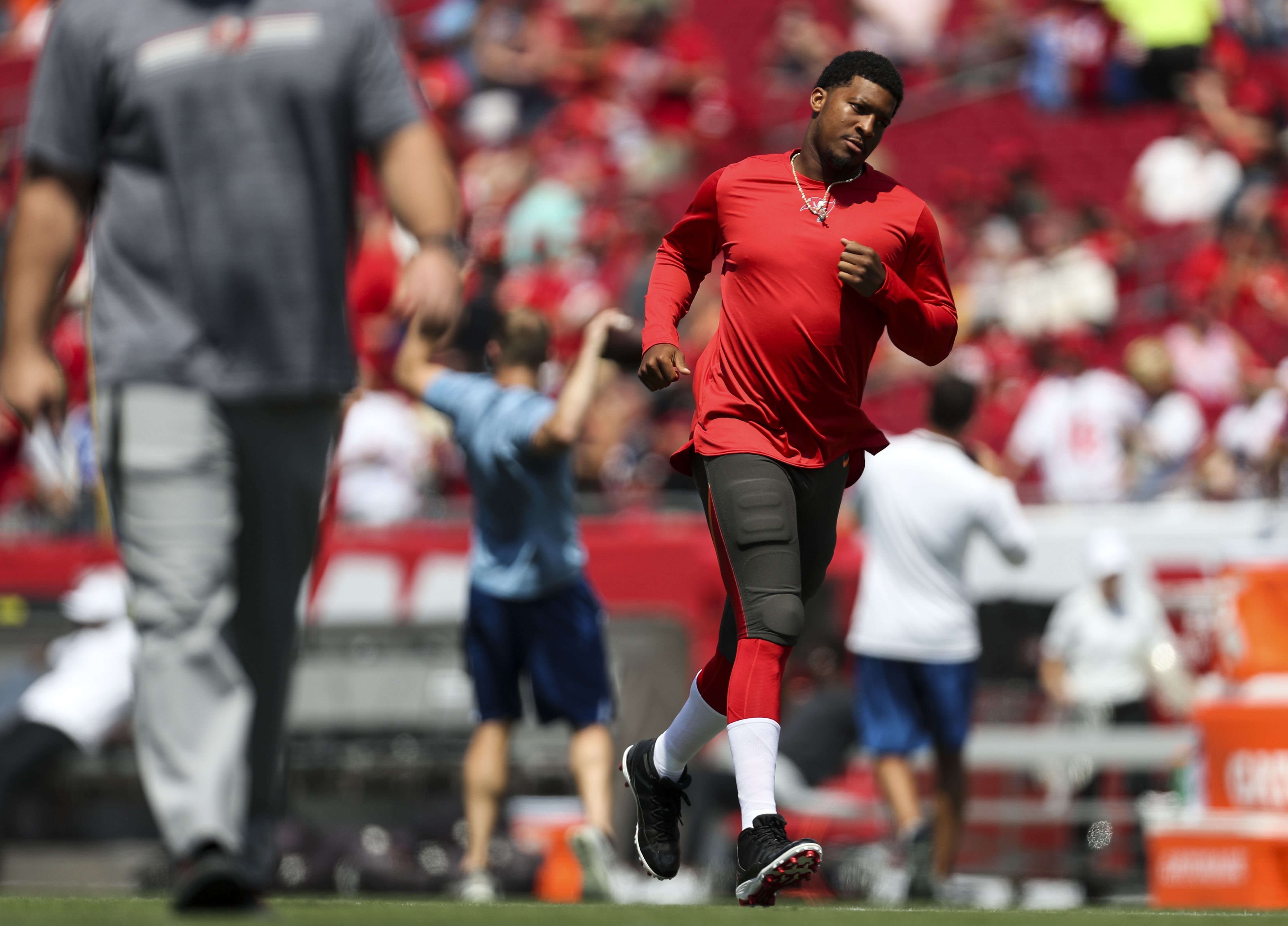 49ers-Bucs: Kwon Alexander ejected from game after illegal hit on Jameis  Winston.