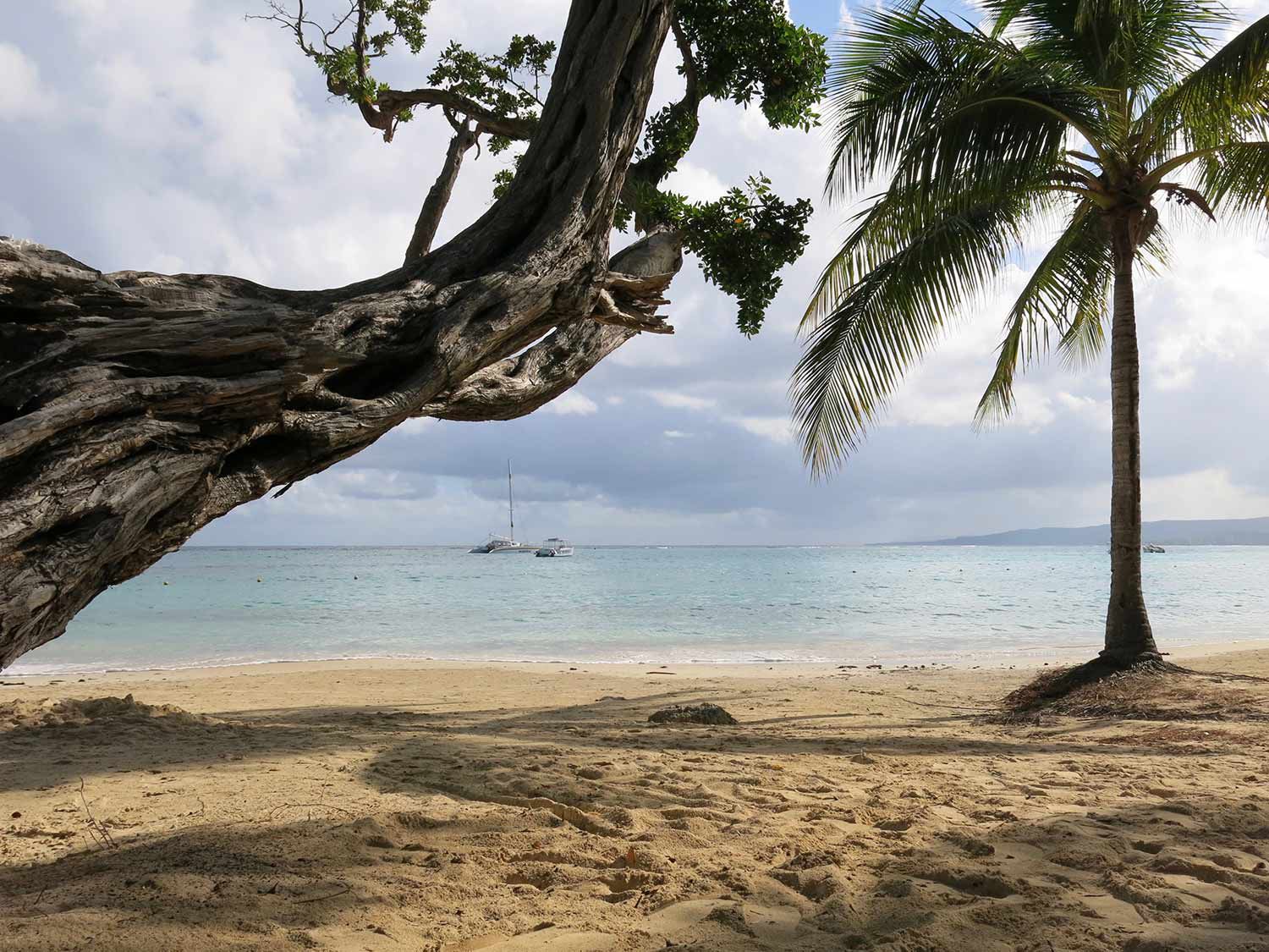 Bare Beaches Couple - Best Nude Beach Resorts | Islands